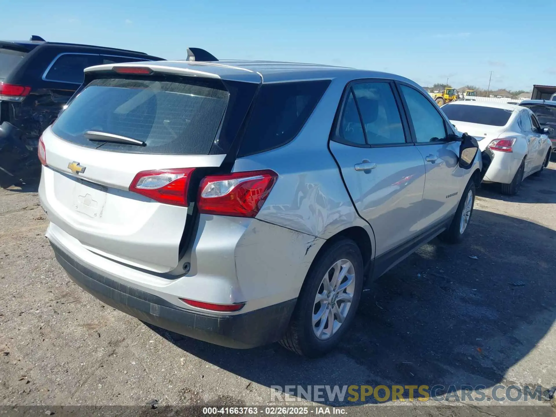 4 Photograph of a damaged car 3GNAXHEV4LS595250 CHEVROLET EQUINOX 2020