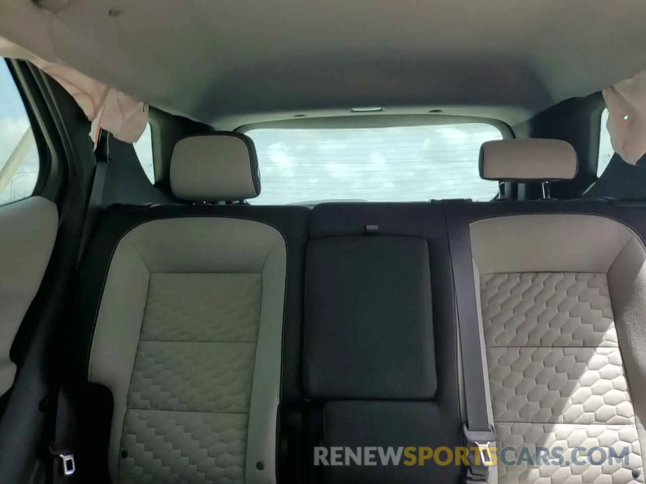10 Photograph of a damaged car 3GNAXHEV4LS617361 CHEVROLET EQUINOX 2020
