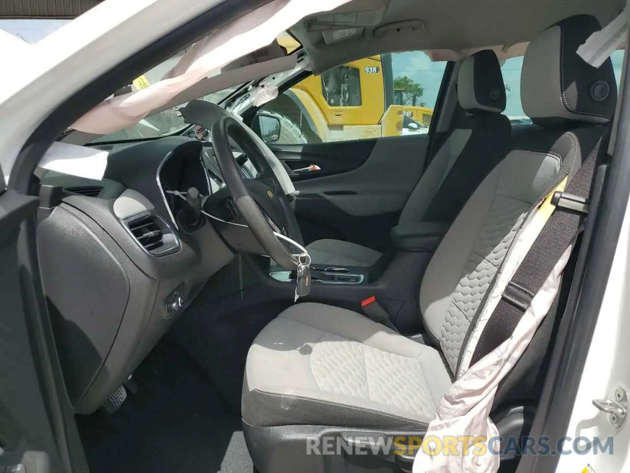 7 Photograph of a damaged car 3GNAXHEV4LS617361 CHEVROLET EQUINOX 2020
