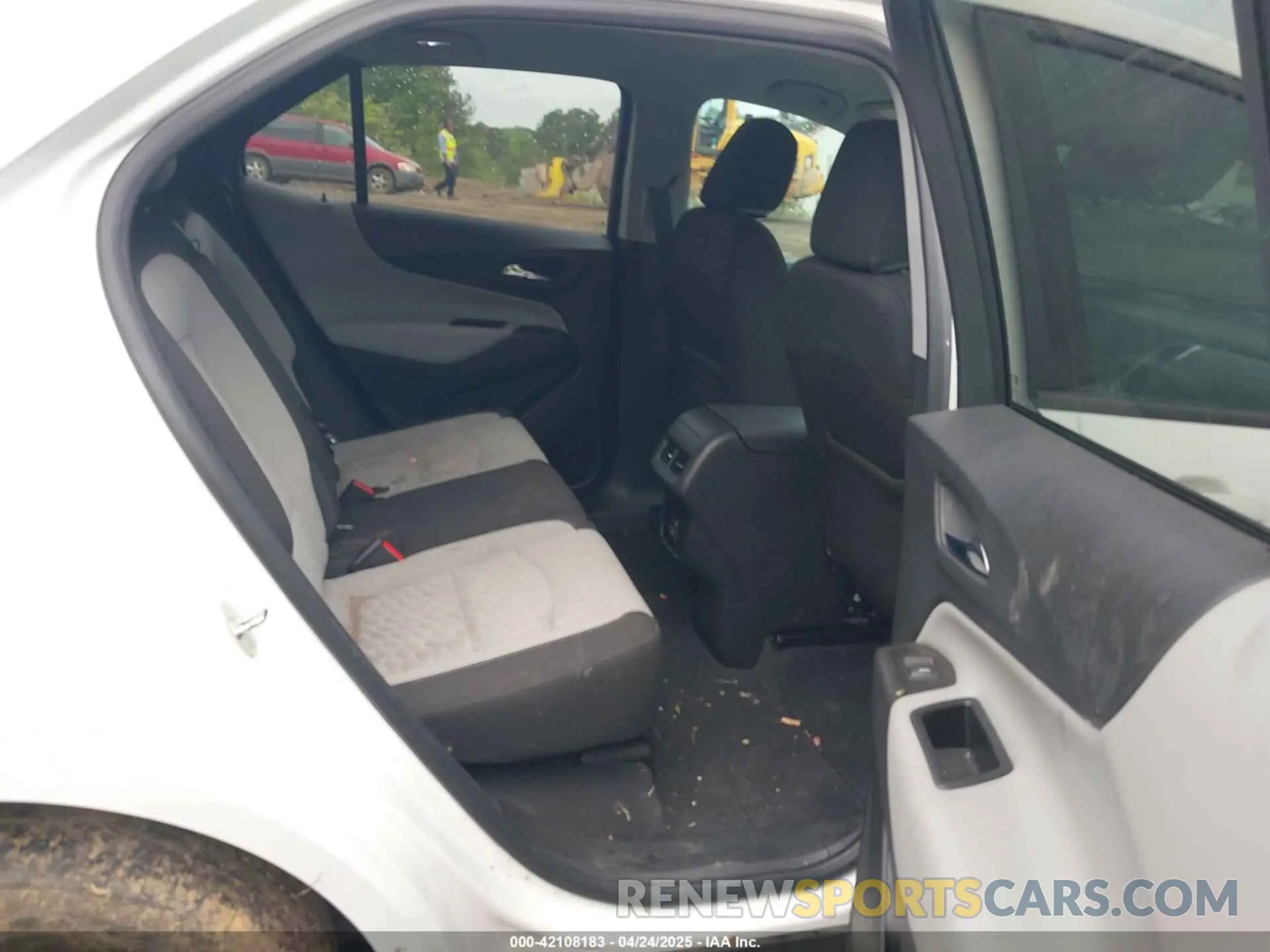 8 Photograph of a damaged car 3GNAXHEV4LS639473 CHEVROLET EQUINOX 2020