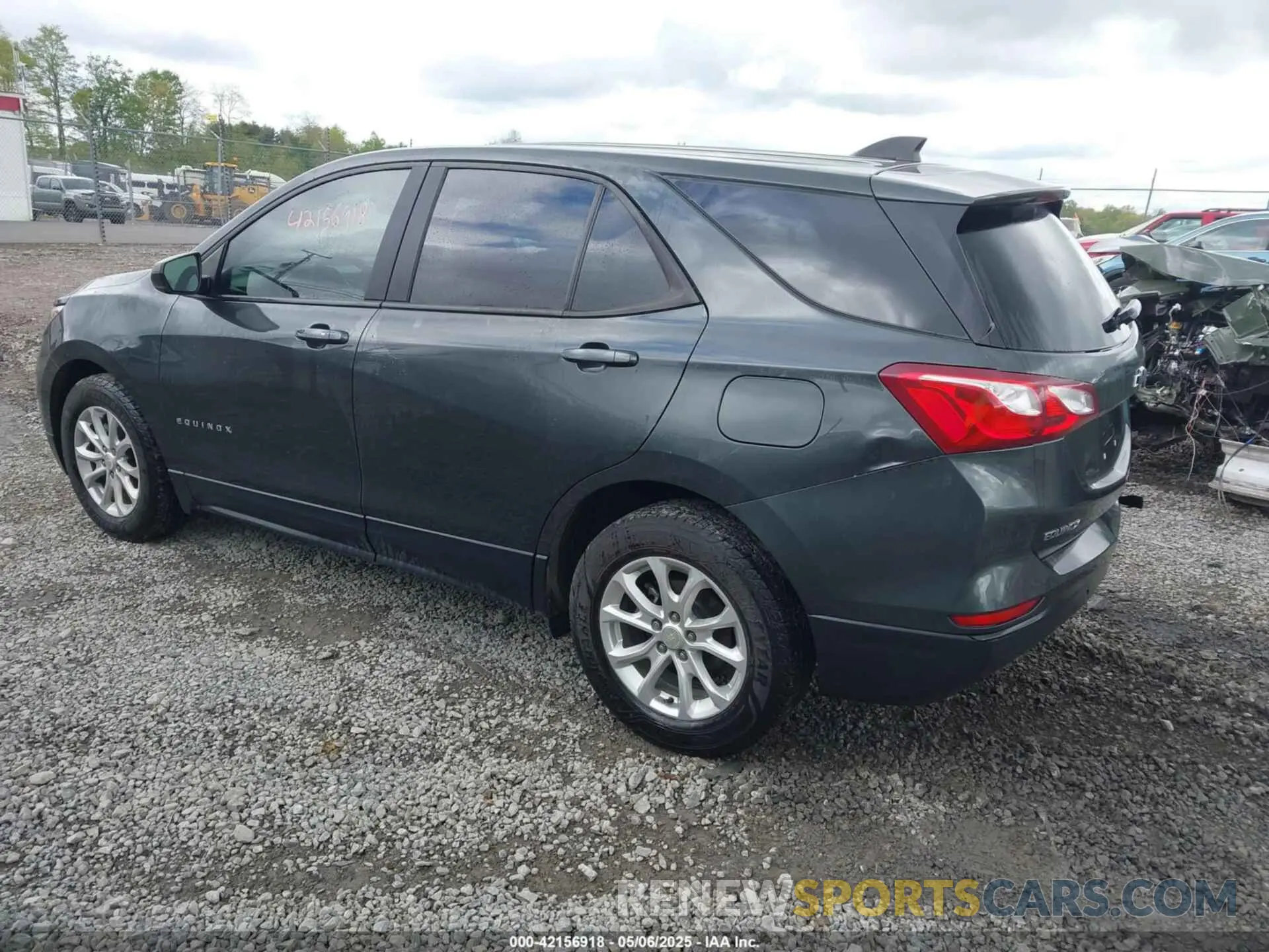 3 Photograph of a damaged car 3GNAXHEV4LS646228 CHEVROLET EQUINOX 2020