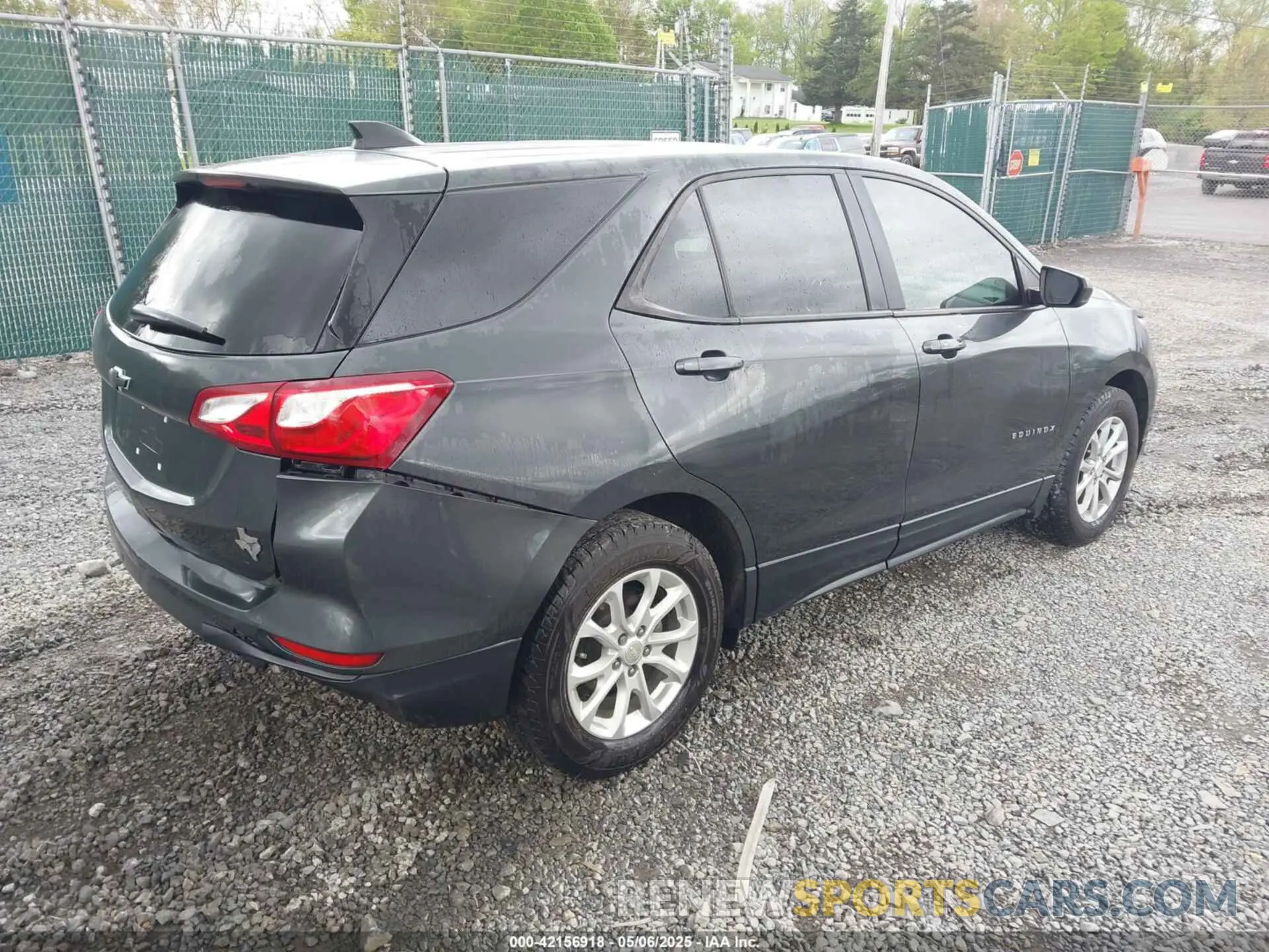 4 Photograph of a damaged car 3GNAXHEV4LS646228 CHEVROLET EQUINOX 2020