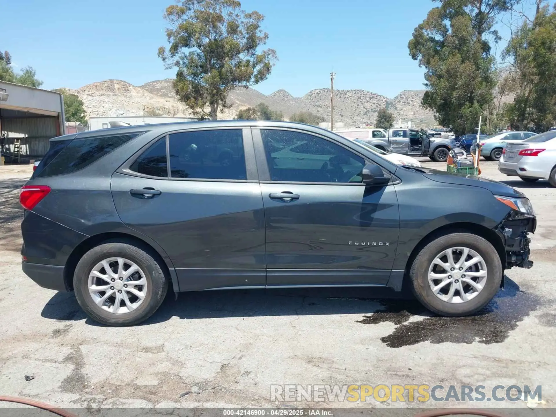 13 Photograph of a damaged car 3GNAXHEV4LS659089 CHEVROLET EQUINOX 2020