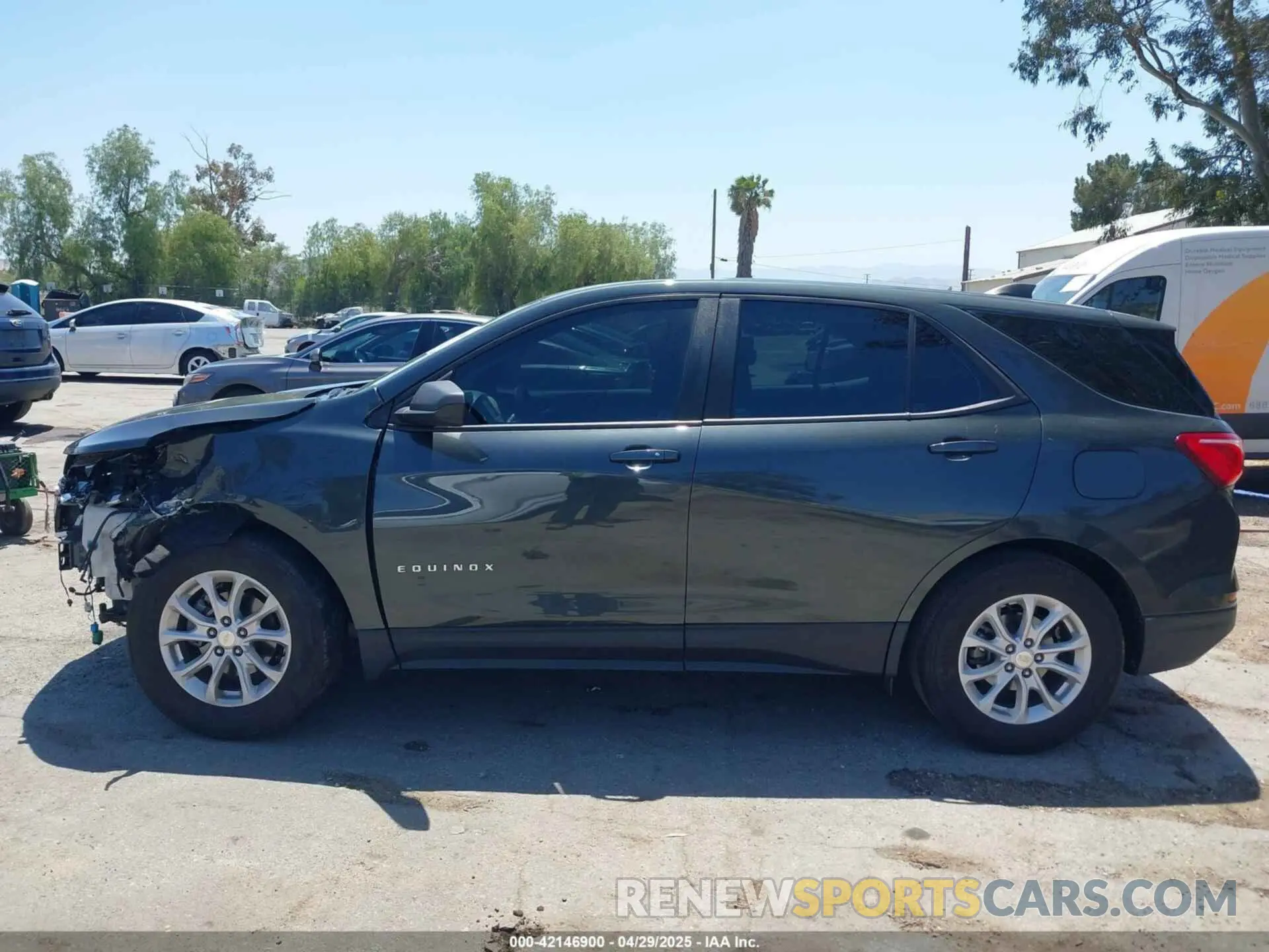 14 Photograph of a damaged car 3GNAXHEV4LS659089 CHEVROLET EQUINOX 2020
