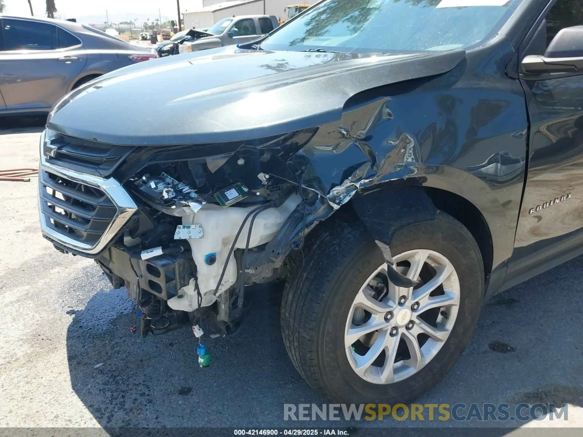 17 Photograph of a damaged car 3GNAXHEV4LS659089 CHEVROLET EQUINOX 2020