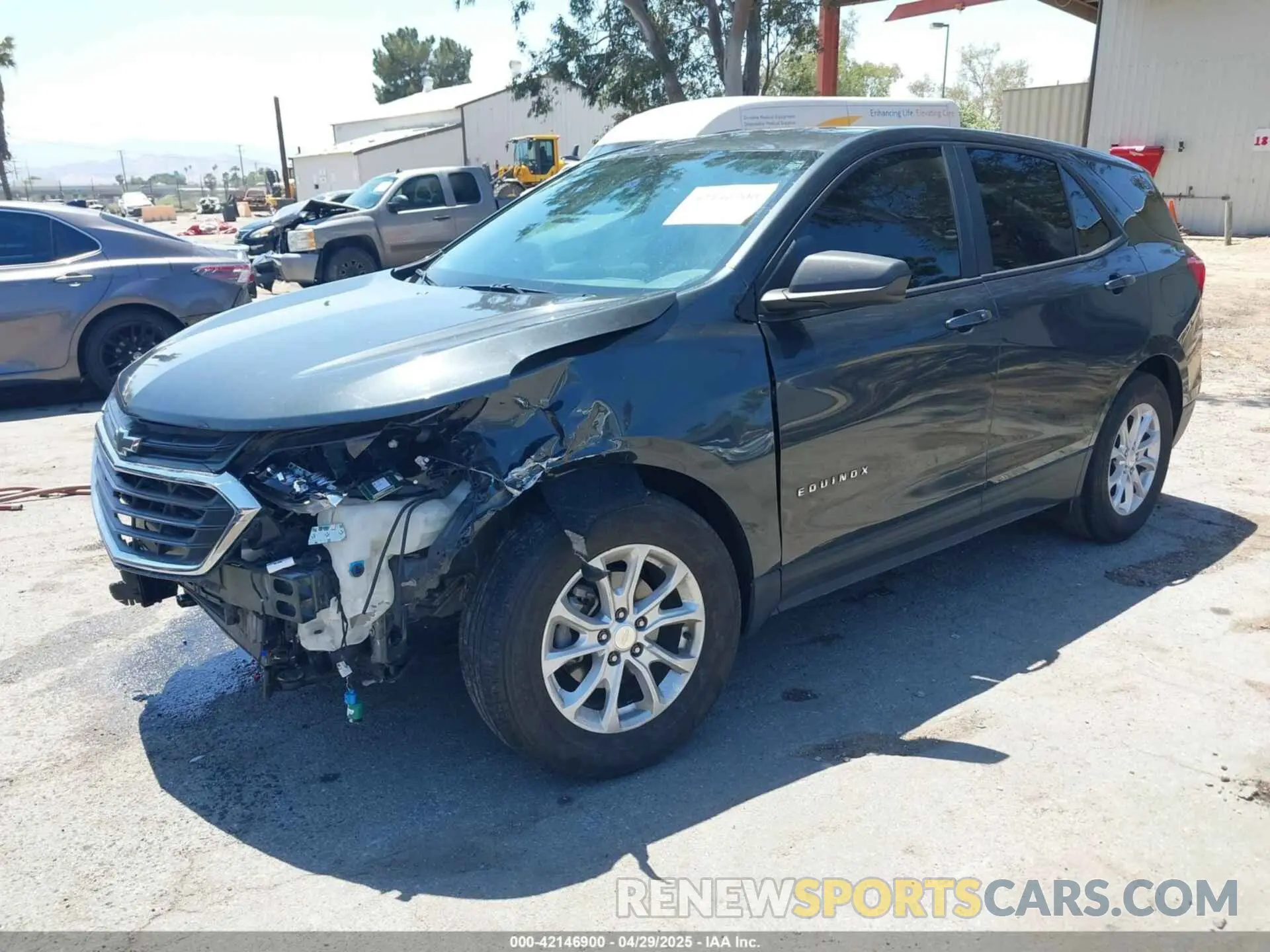 2 Photograph of a damaged car 3GNAXHEV4LS659089 CHEVROLET EQUINOX 2020
