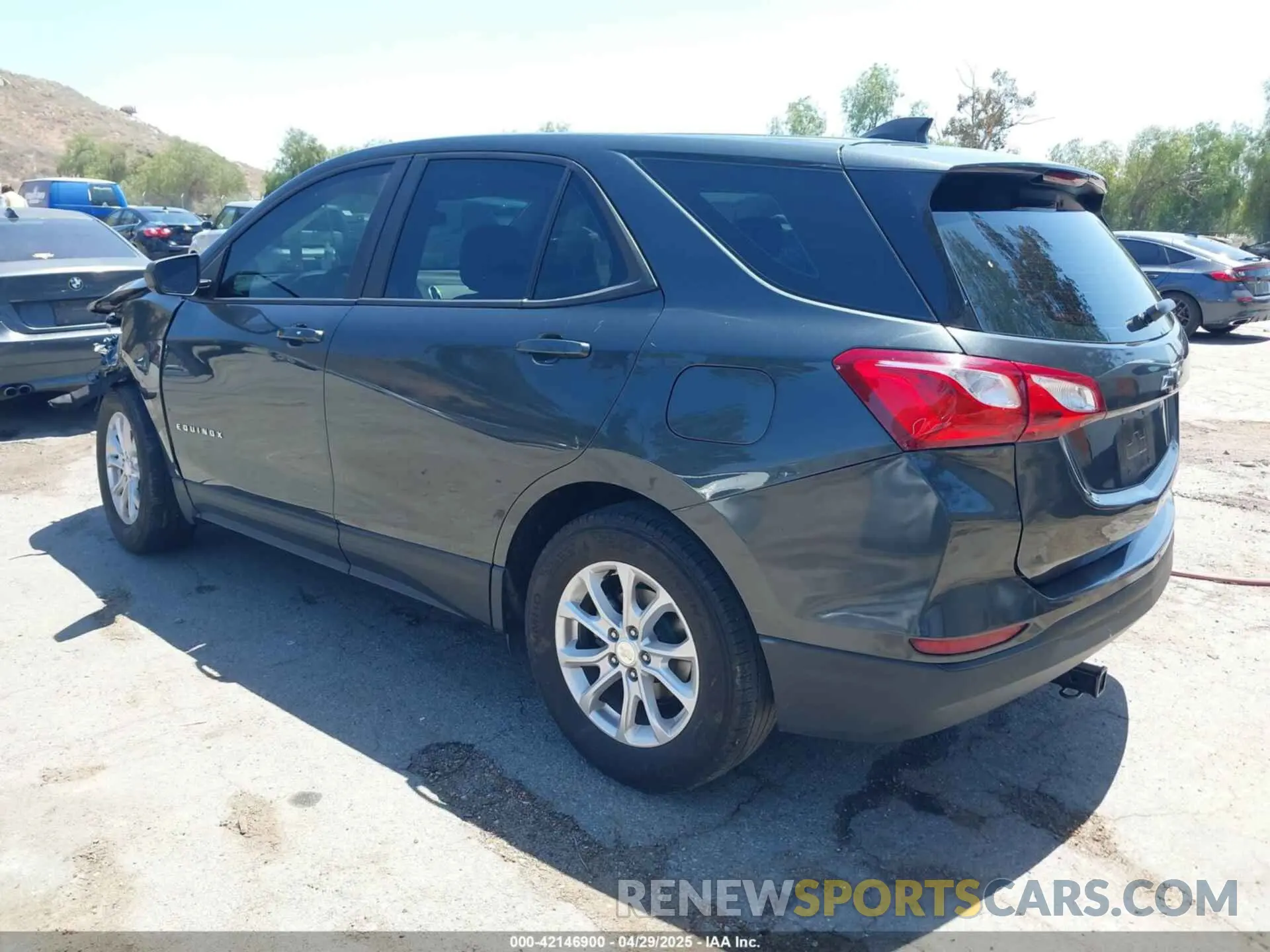 3 Photograph of a damaged car 3GNAXHEV4LS659089 CHEVROLET EQUINOX 2020