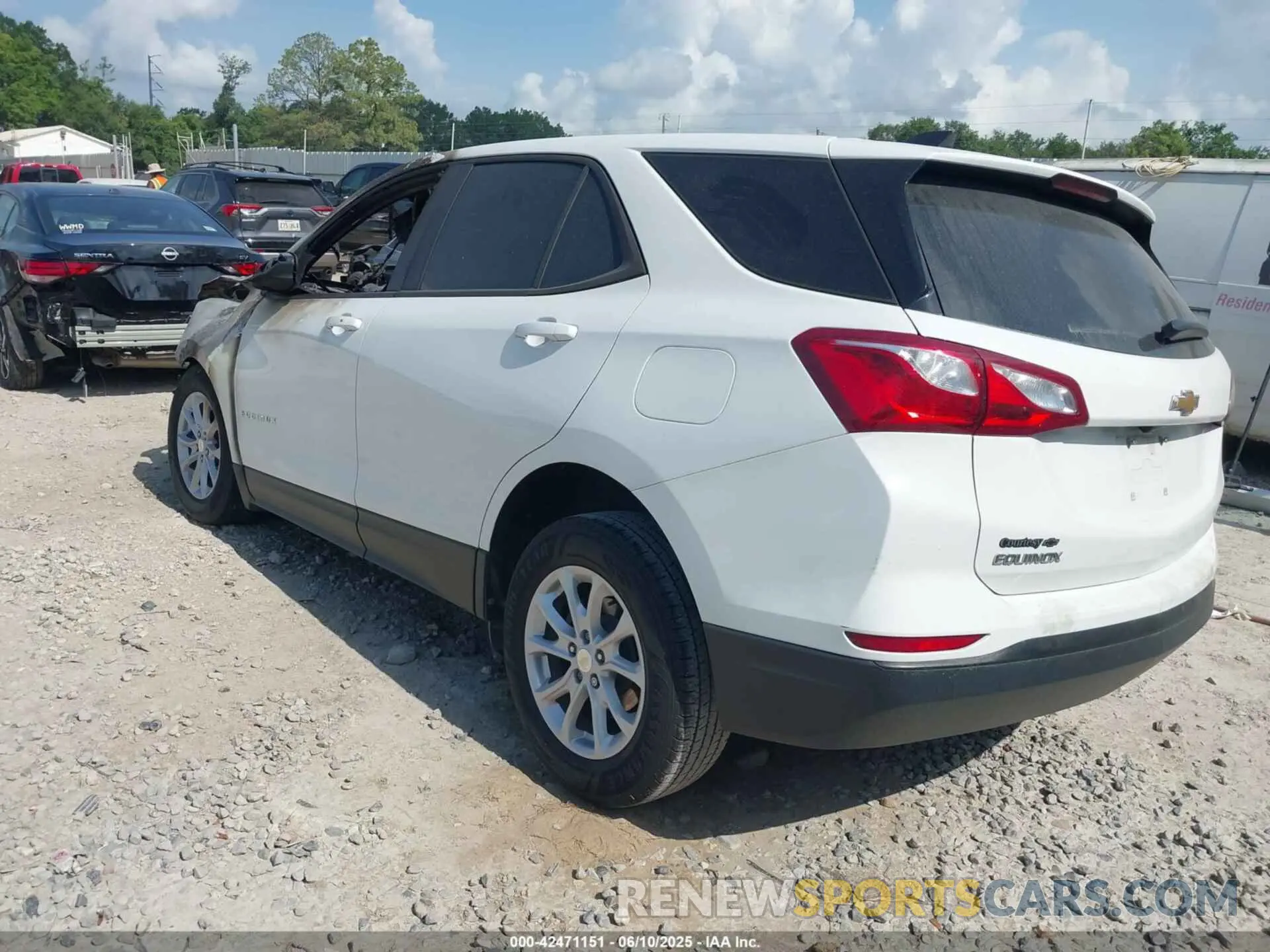 3 Фотография поврежденного автомобиля 3GNAXHEV4LS706704 CHEVROLET EQUINOX 2020
