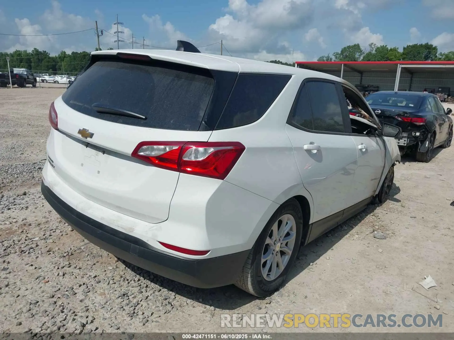 4 Фотография поврежденного автомобиля 3GNAXHEV4LS706704 CHEVROLET EQUINOX 2020