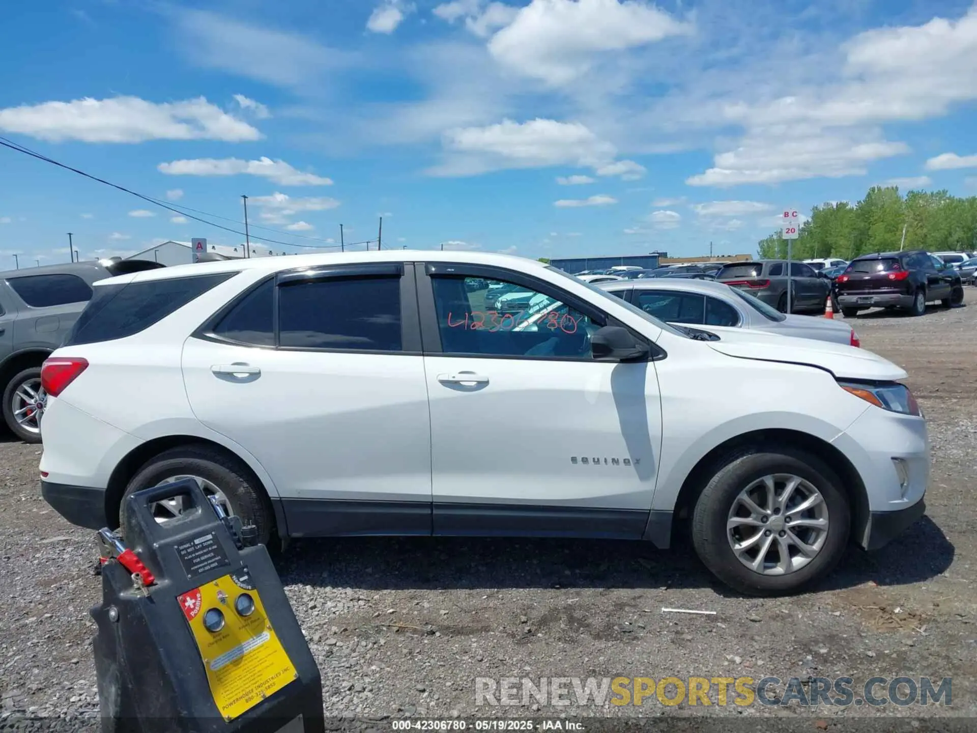 13 Photograph of a damaged car 3GNAXHEV5LS515051 CHEVROLET EQUINOX 2020