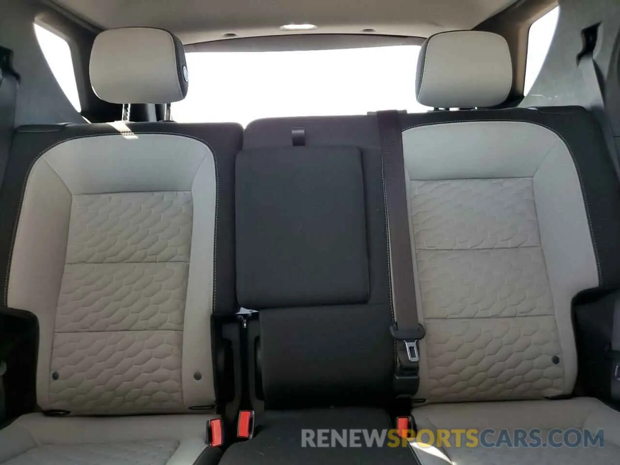 10 Фотография поврежденного автомобиля 3GNAXHEV5LS530102 CHEVROLET EQUINOX 2020