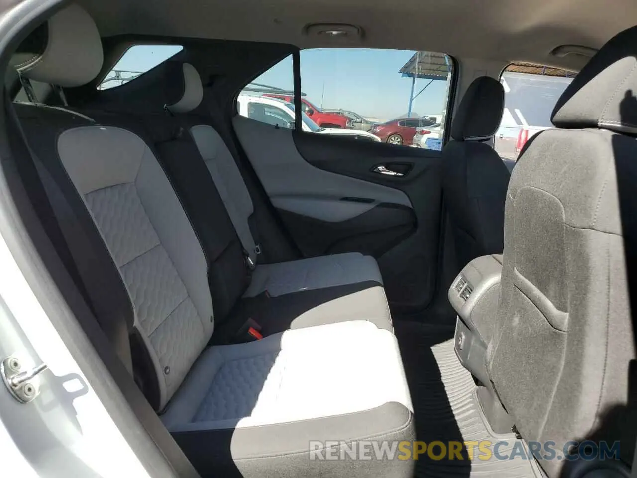 11 Фотография поврежденного автомобиля 3GNAXHEV5LS530102 CHEVROLET EQUINOX 2020