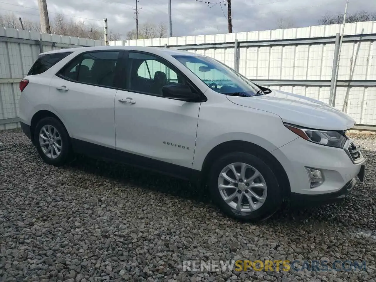 4 Photograph of a damaged car 3GNAXHEV5LS547546 CHEVROLET EQUINOX 2020