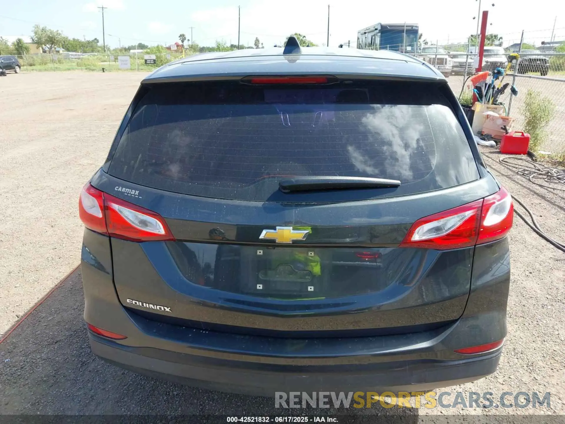 17 Photograph of a damaged car 3GNAXHEV5LS548146 CHEVROLET EQUINOX 2020