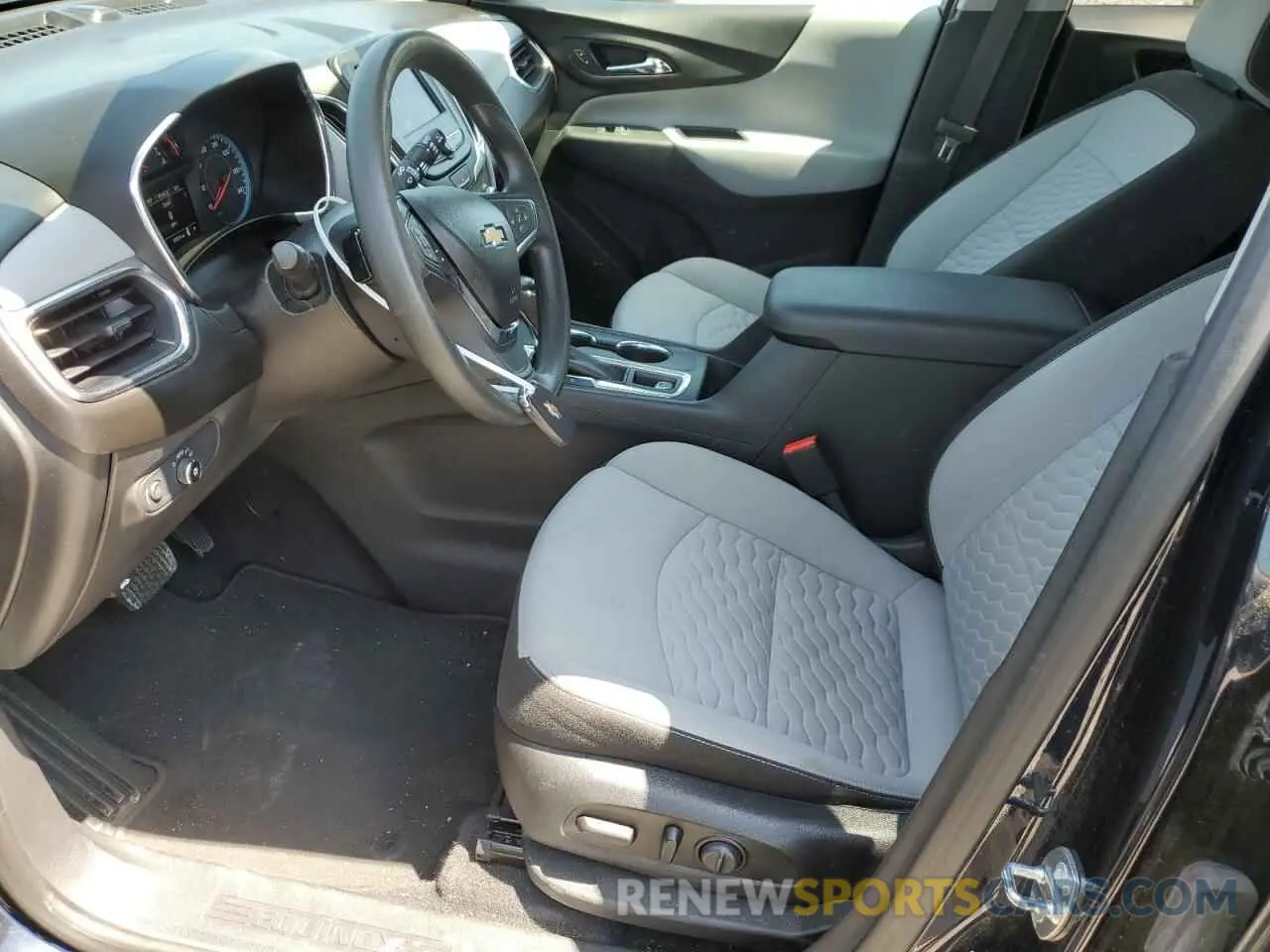 7 Фотография поврежденного автомобиля 3GNAXHEV5LS702547 CHEVROLET EQUINOX 2020