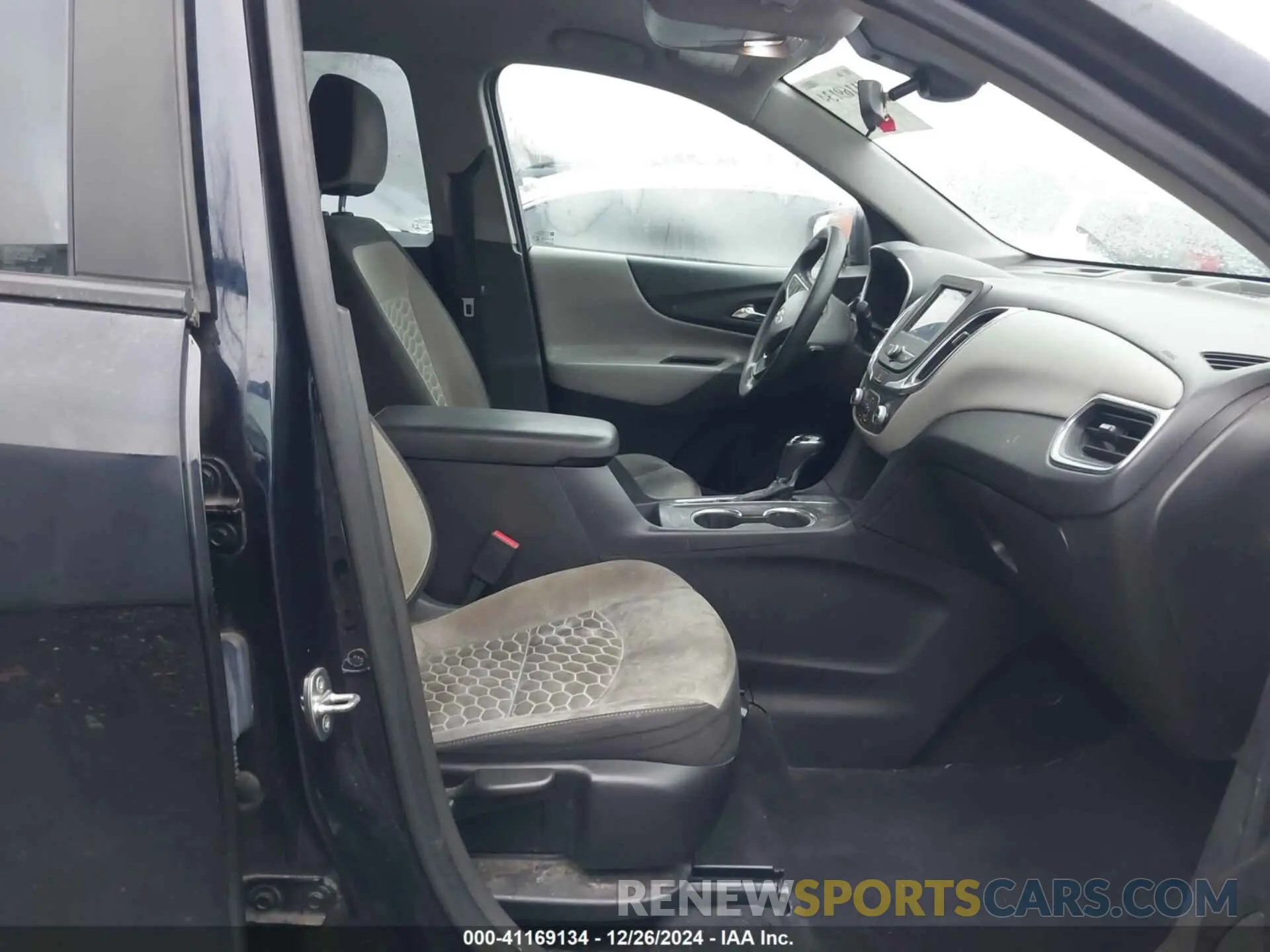 5 Photograph of a damaged car 3GNAXHEV5LS733328 CHEVROLET EQUINOX 2020