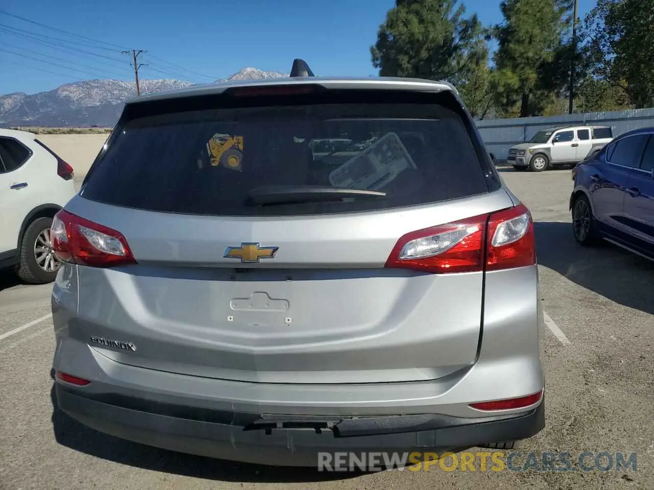 6 Фотография поврежденного автомобиля 3GNAXHEV5LS736925 CHEVROLET EQUINOX 2020