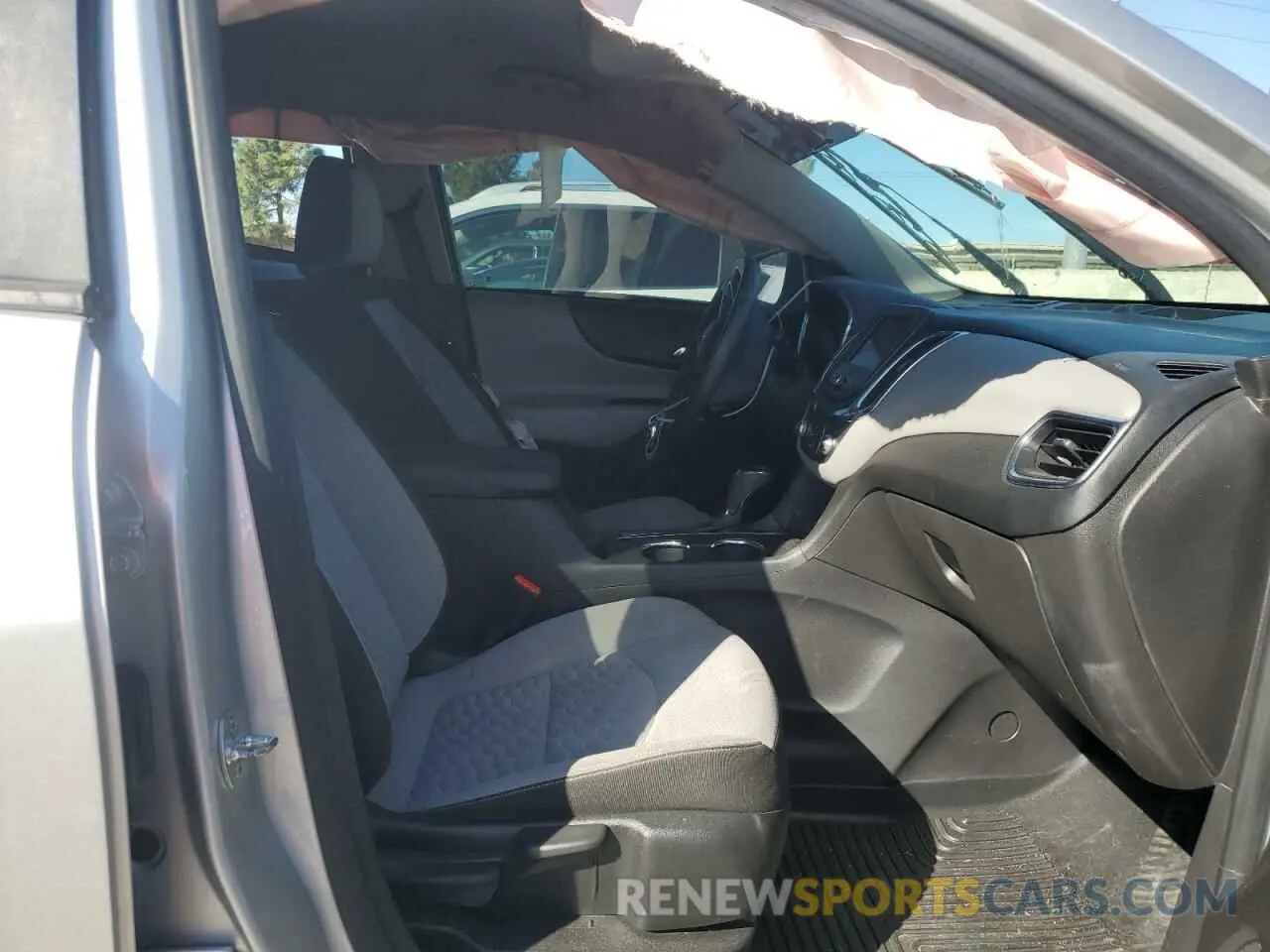 7 Фотография поврежденного автомобиля 3GNAXHEV5LS736925 CHEVROLET EQUINOX 2020