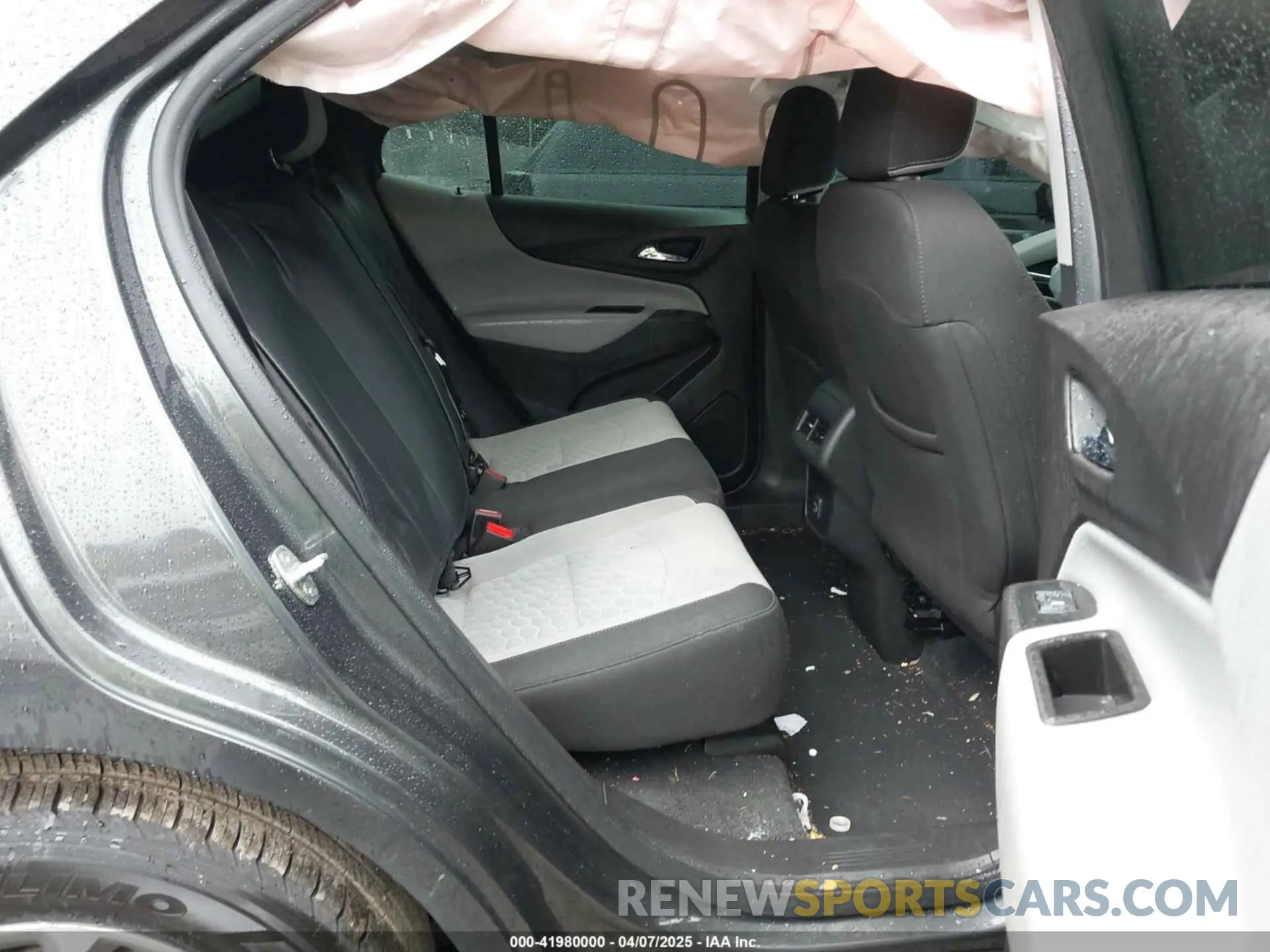 8 Photograph of a damaged car 3GNAXHEV6LS501658 CHEVROLET EQUINOX 2020