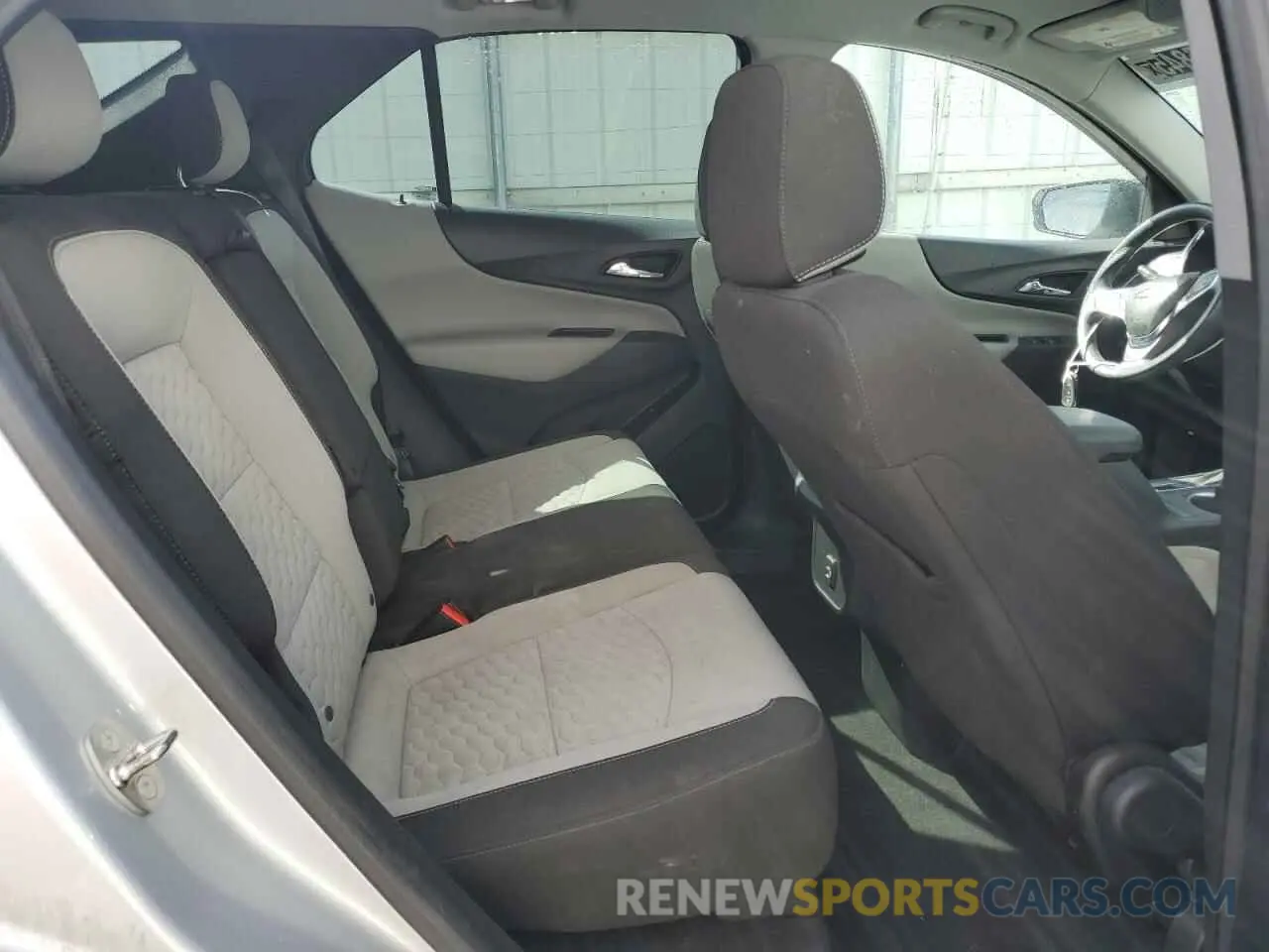 11 Photograph of a damaged car 3GNAXHEV6LS565070 CHEVROLET EQUINOX 2020