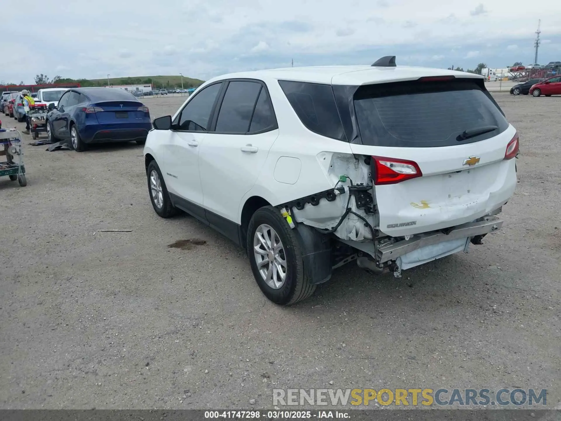 3 Фотография поврежденного автомобиля 3GNAXHEV6LS627857 CHEVROLET EQUINOX 2020
