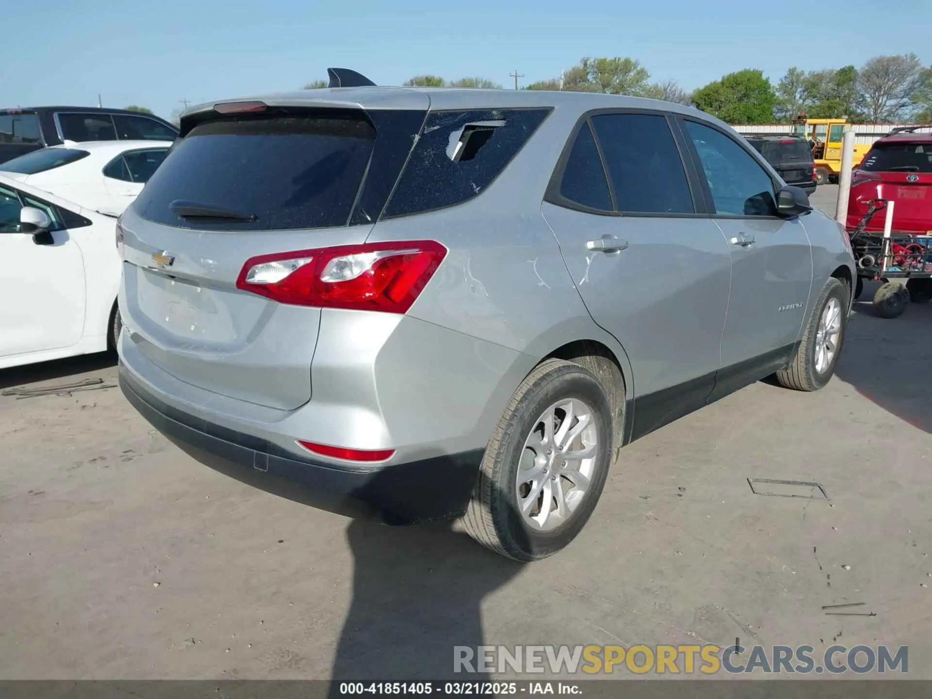 4 Фотография поврежденного автомобиля 3GNAXHEV6LS633156 CHEVROLET EQUINOX 2020