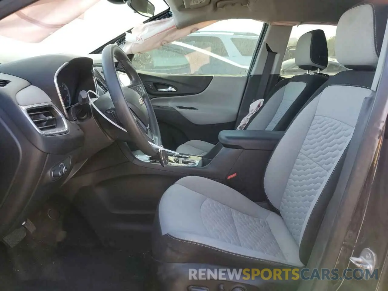 7 Фотография поврежденного автомобиля 3GNAXHEV6LS655352 CHEVROLET EQUINOX 2020