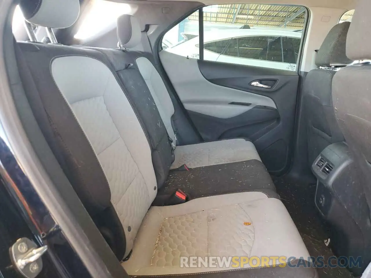 11 Photograph of a damaged car 3GNAXHEV6LS698203 CHEVROLET EQUINOX 2020