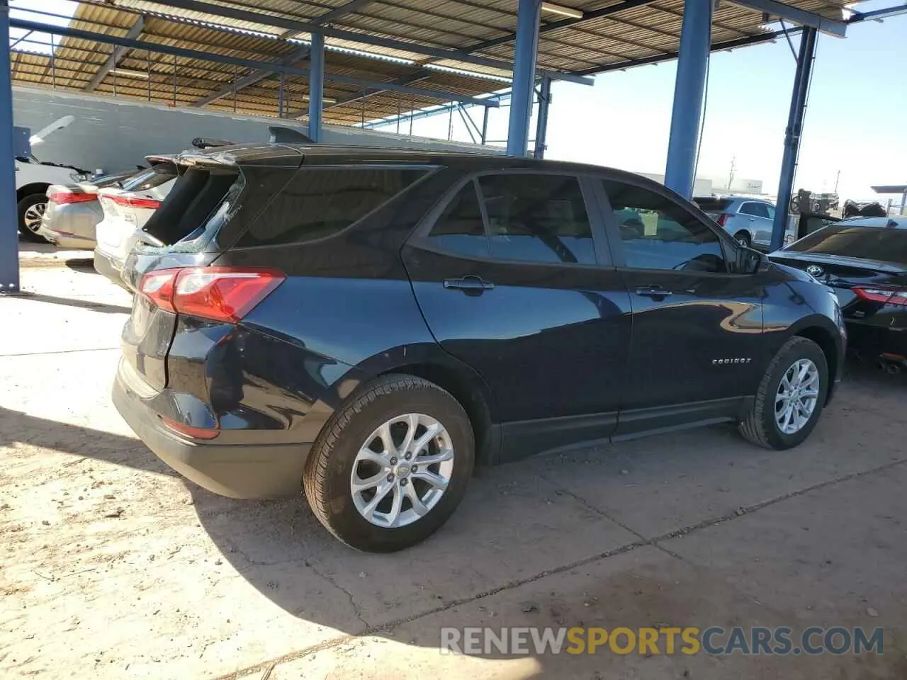 3 Photograph of a damaged car 3GNAXHEV6LS698203 CHEVROLET EQUINOX 2020