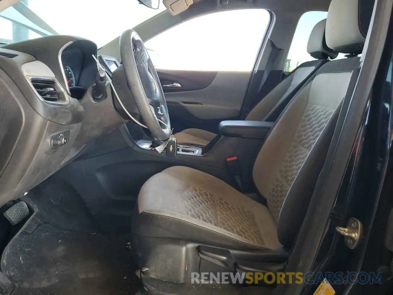 7 Photograph of a damaged car 3GNAXHEV6LS698203 CHEVROLET EQUINOX 2020