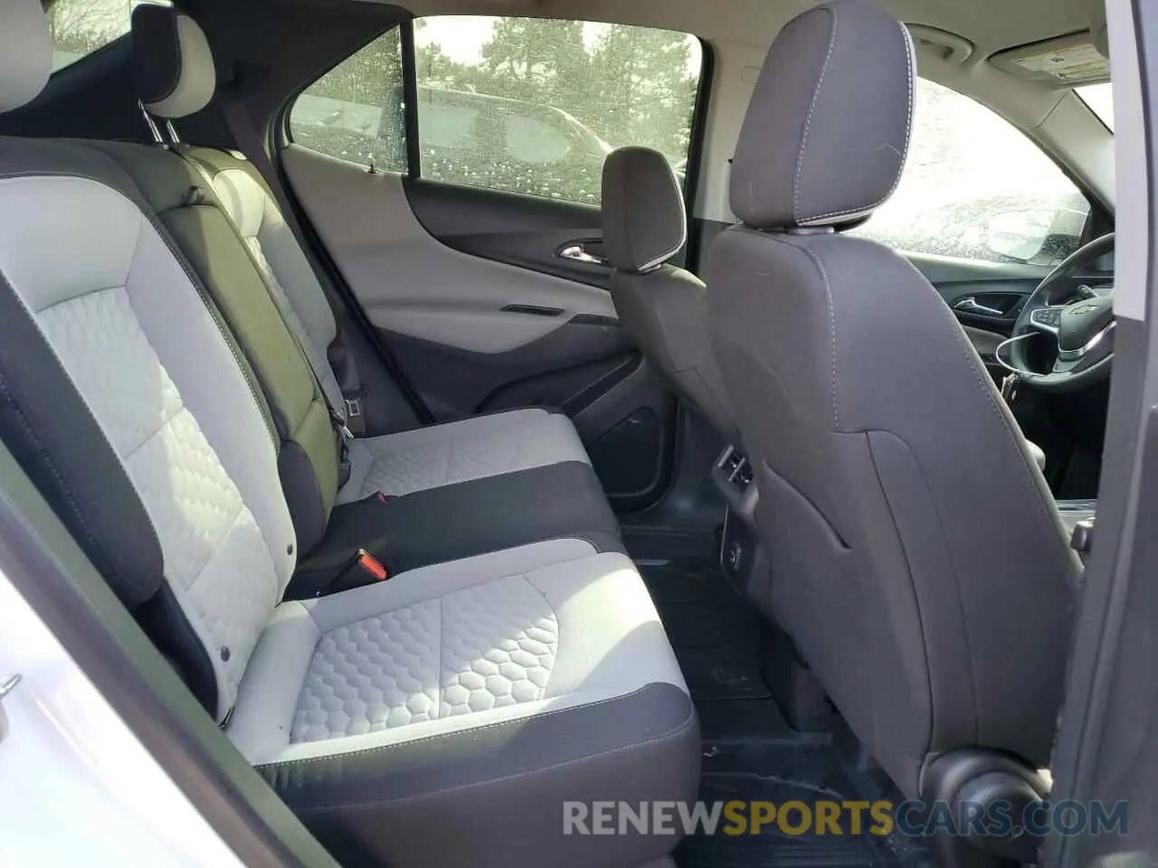 11 Photograph of a damaged car 3GNAXHEV7LS504438 CHEVROLET EQUINOX 2020