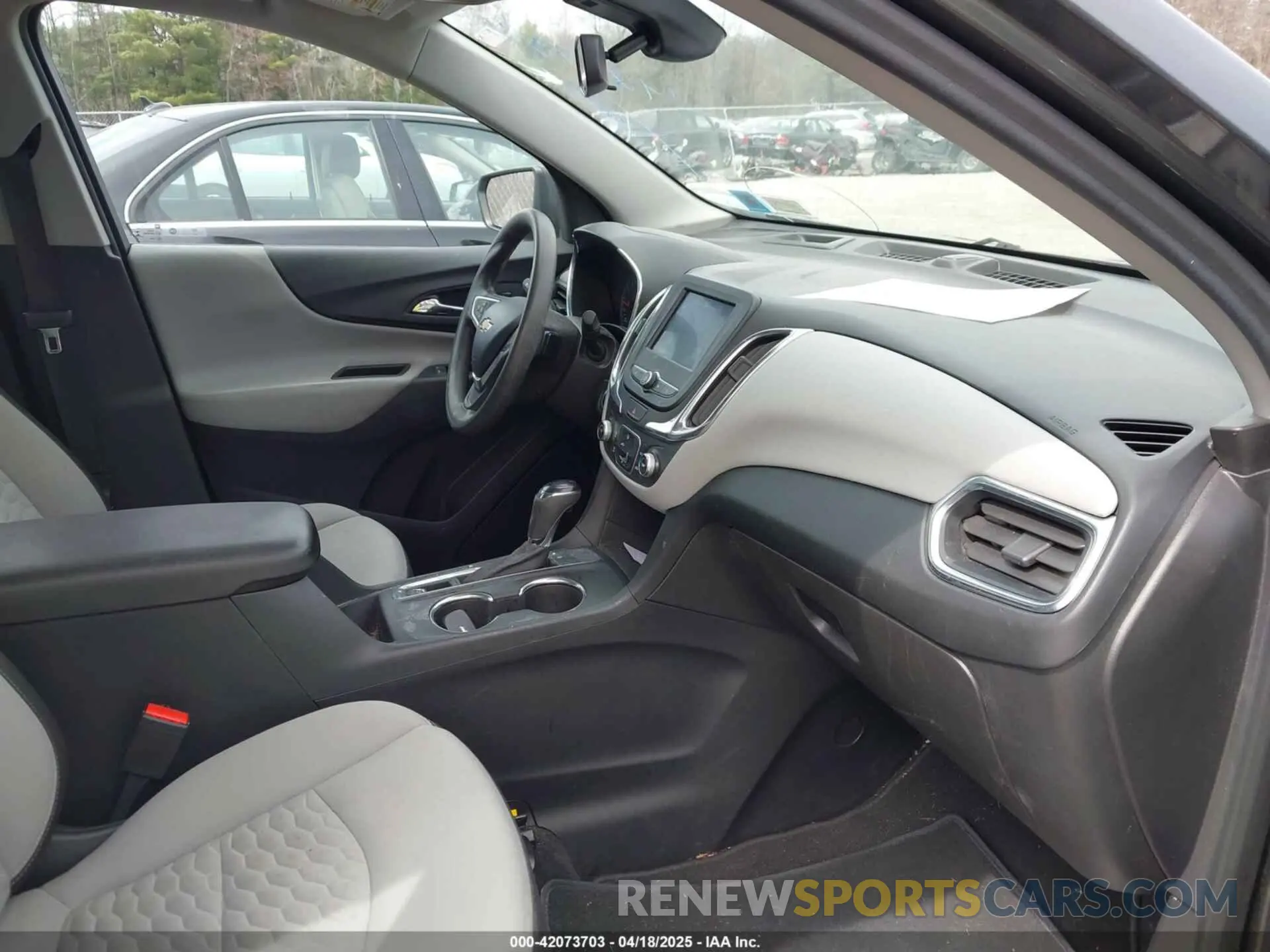 5 Photograph of a damaged car 3GNAXHEV7LS506237 CHEVROLET EQUINOX 2020