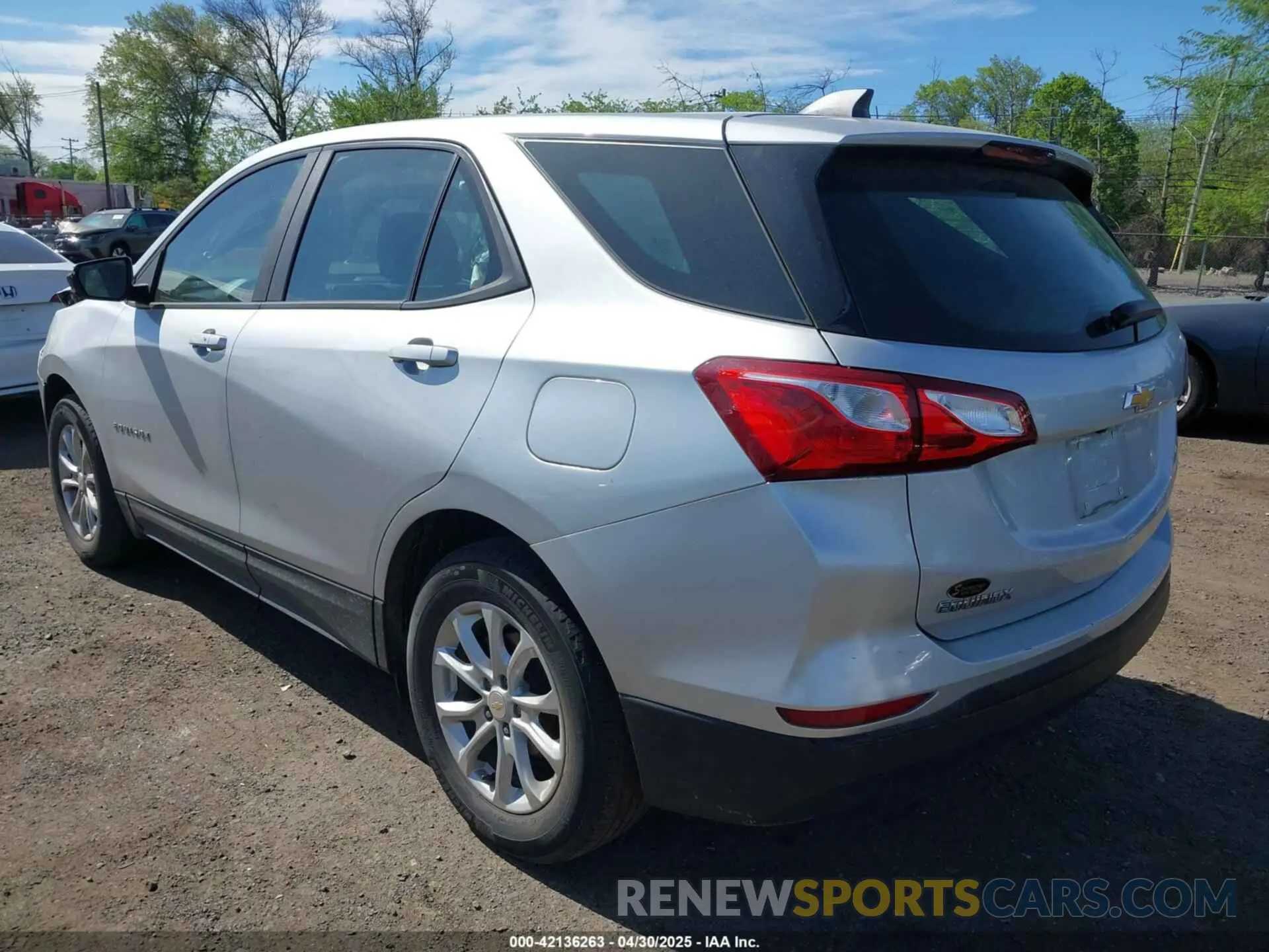 3 Photograph of a damaged car 3GNAXHEV7LS594089 CHEVROLET EQUINOX 2020