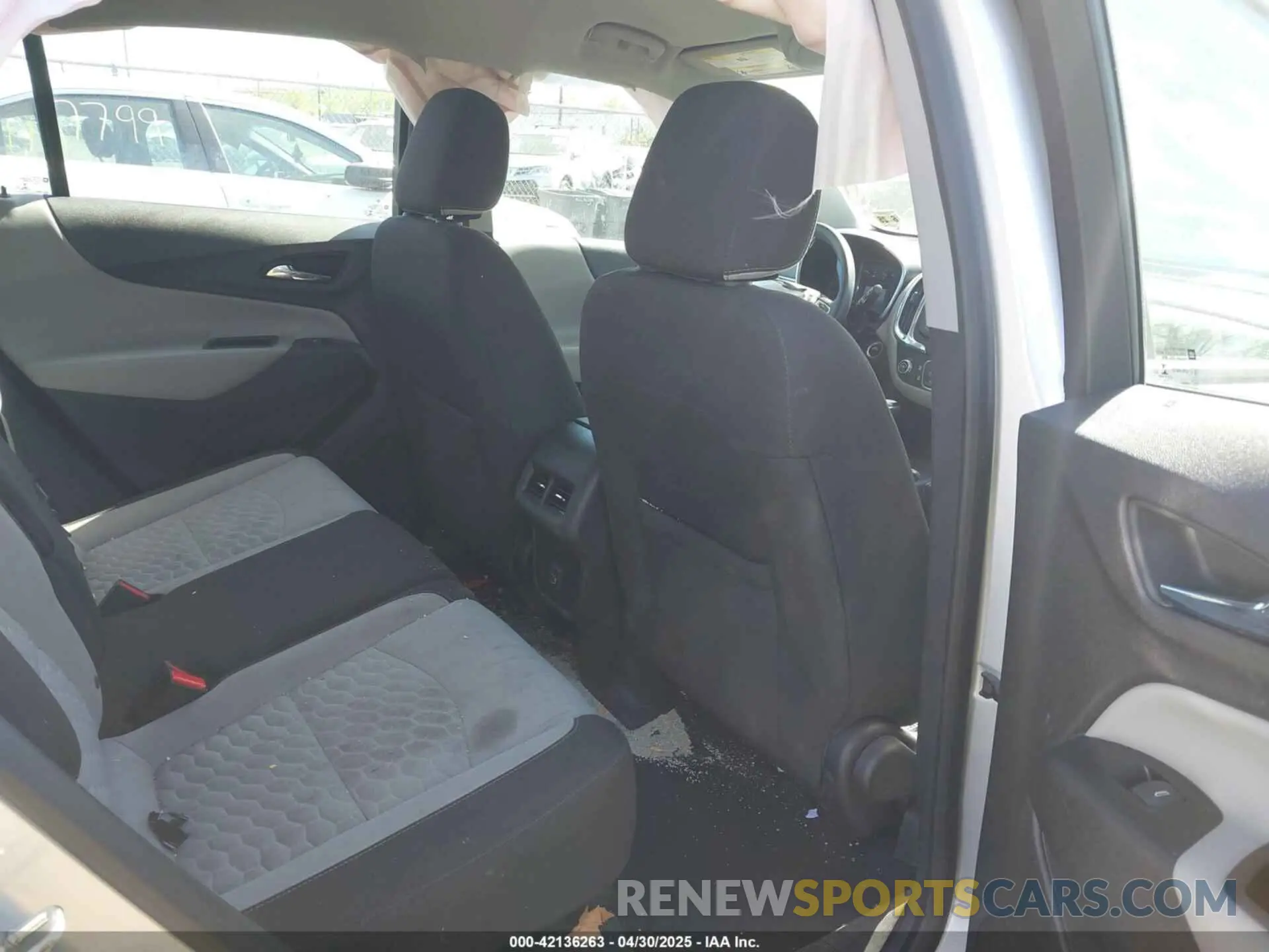 8 Photograph of a damaged car 3GNAXHEV7LS594089 CHEVROLET EQUINOX 2020