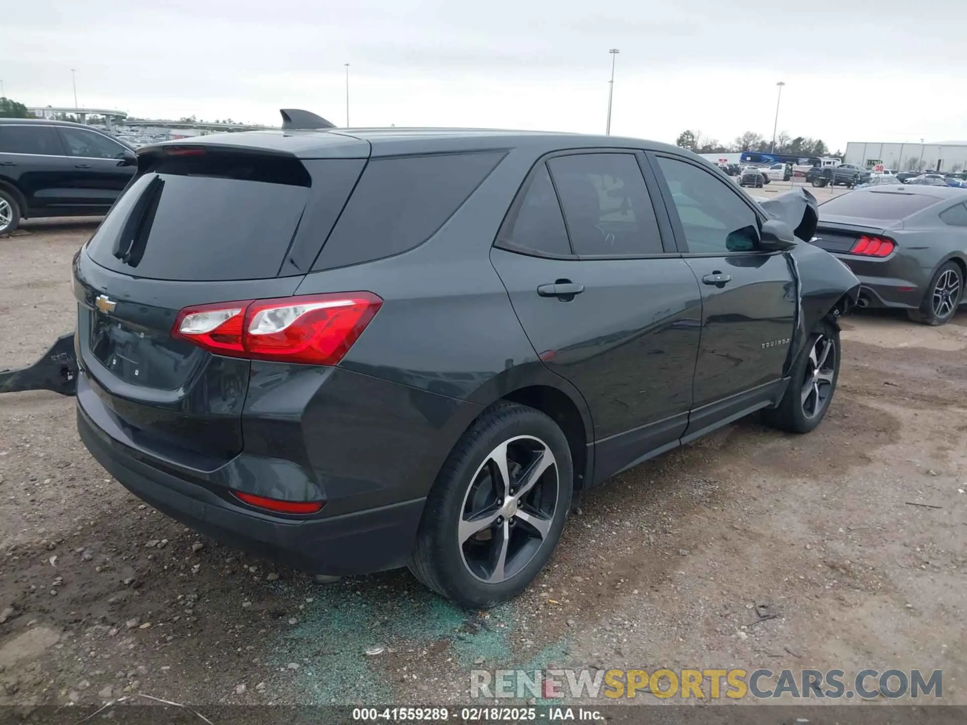 4 Фотография поврежденного автомобиля 3GNAXHEV7LS614583 CHEVROLET EQUINOX 2020