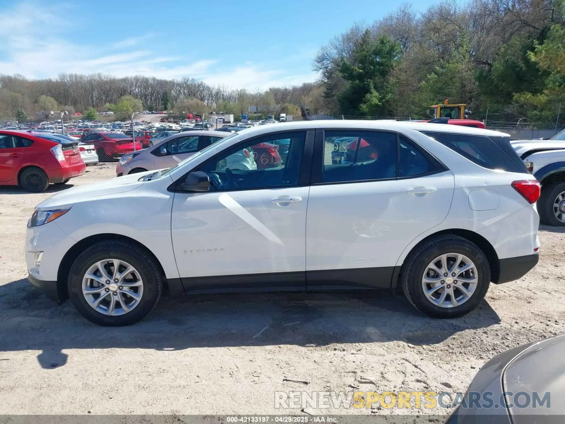 14 Photograph of a damaged car 3GNAXHEV7LS673732 CHEVROLET EQUINOX 2020