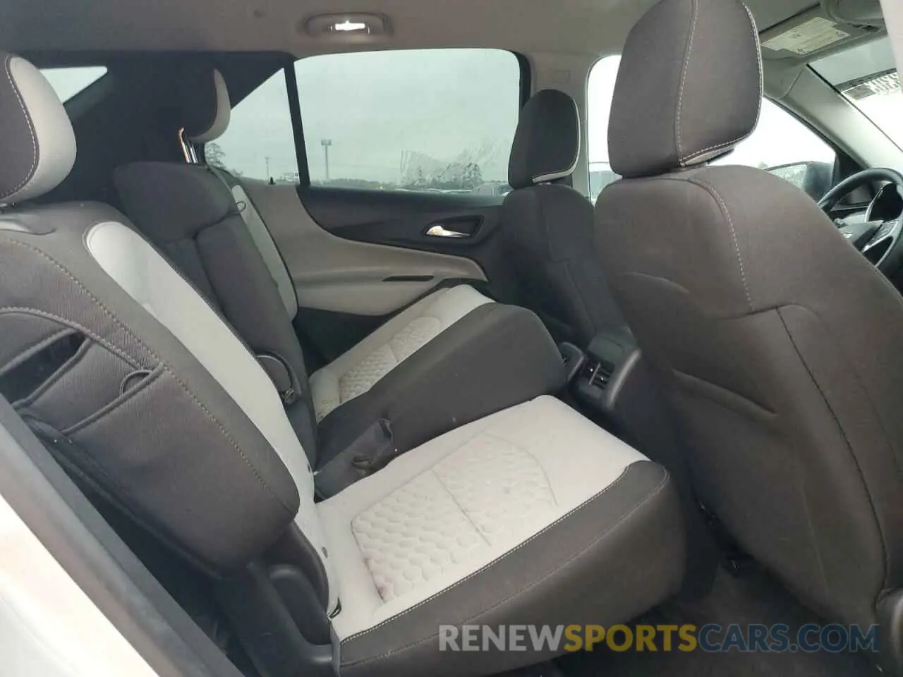 11 Фотография поврежденного автомобиля 3GNAXHEV7LS705577 CHEVROLET EQUINOX 2020