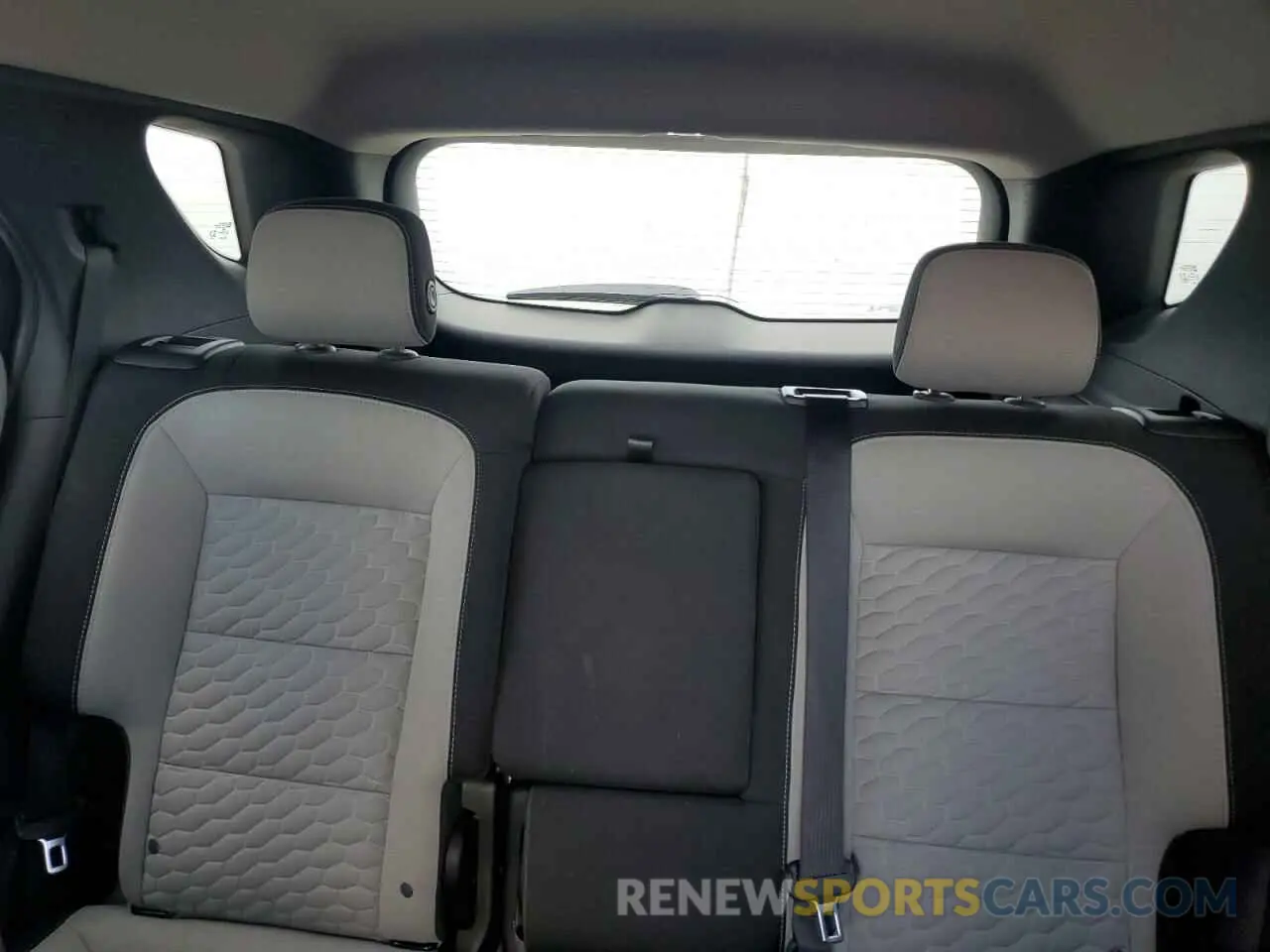 10 Photograph of a damaged car 3GNAXHEV7LS732911 CHEVROLET EQUINOX 2020