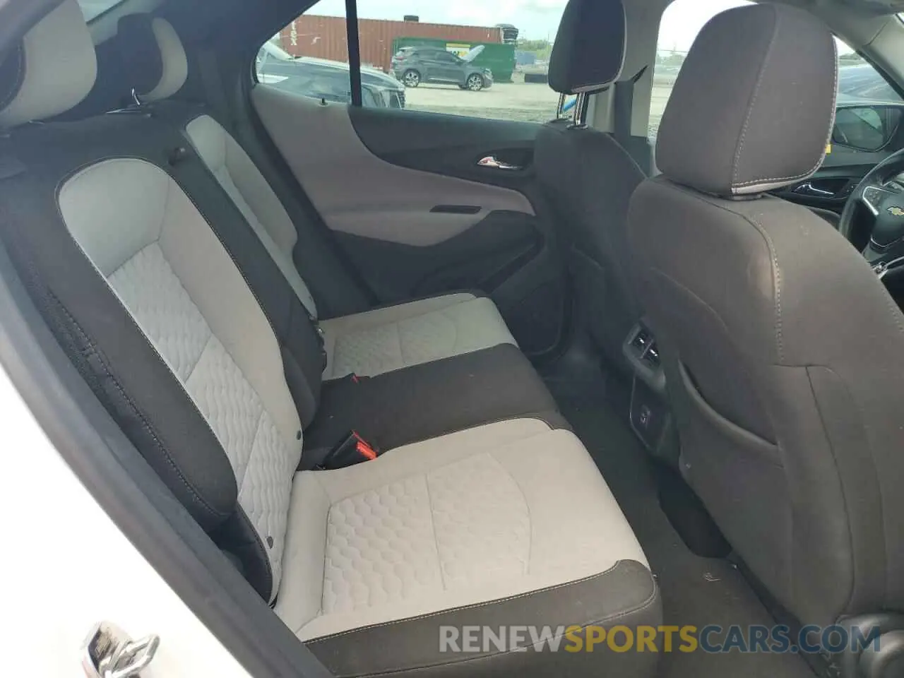 11 Photograph of a damaged car 3GNAXHEV7LS732911 CHEVROLET EQUINOX 2020