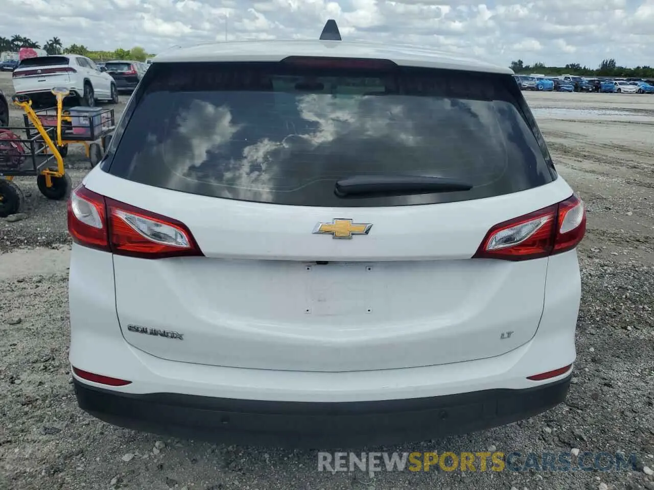 6 Photograph of a damaged car 3GNAXHEV7LS732911 CHEVROLET EQUINOX 2020