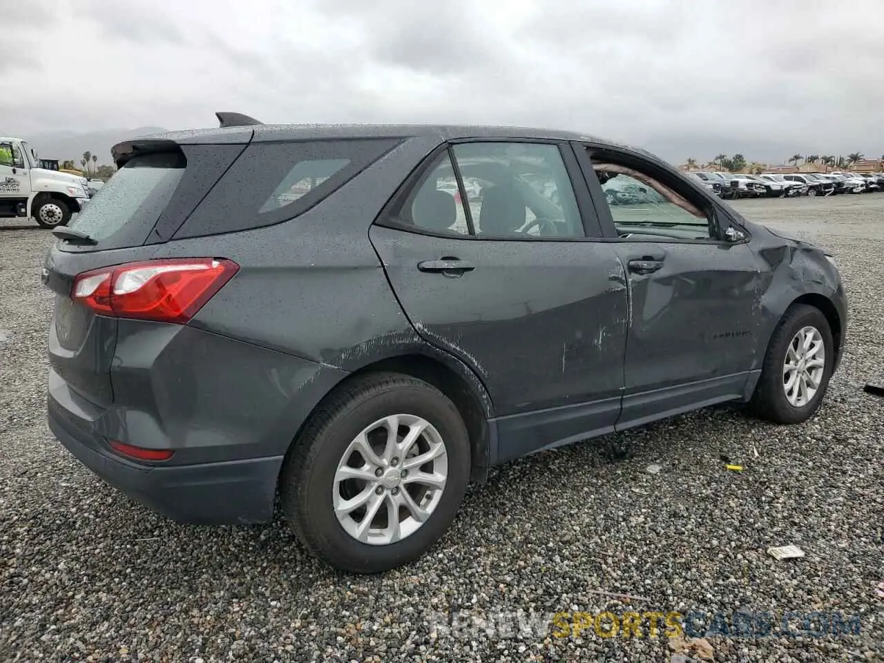 3 Photograph of a damaged car 3GNAXHEV8LS513472 CHEVROLET EQUINOX 2020