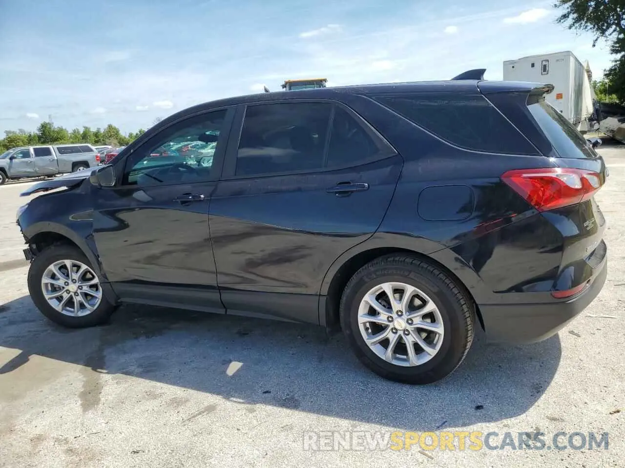 2 Фотография поврежденного автомобиля 3GNAXHEV8LS523323 CHEVROLET EQUINOX 2020
