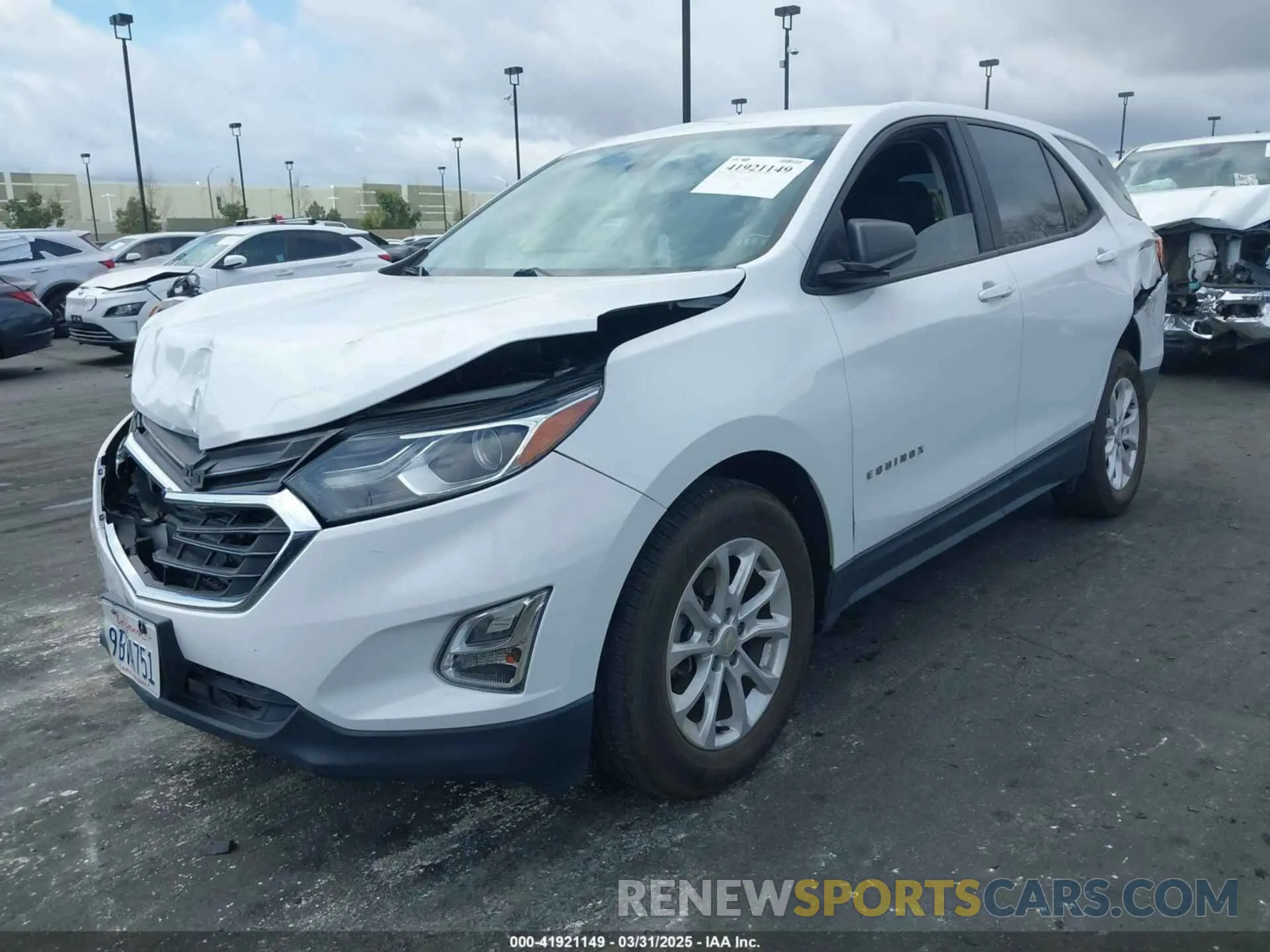 2 Фотография поврежденного автомобиля 3GNAXHEV8LS652064 CHEVROLET EQUINOX 2020