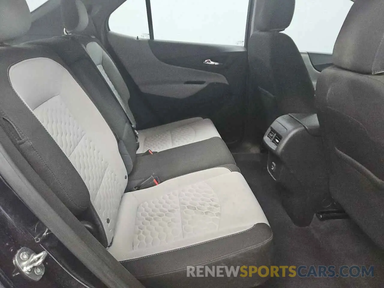 11 Photograph of a damaged car 3GNAXHEV8LS722520 CHEVROLET EQUINOX 2020