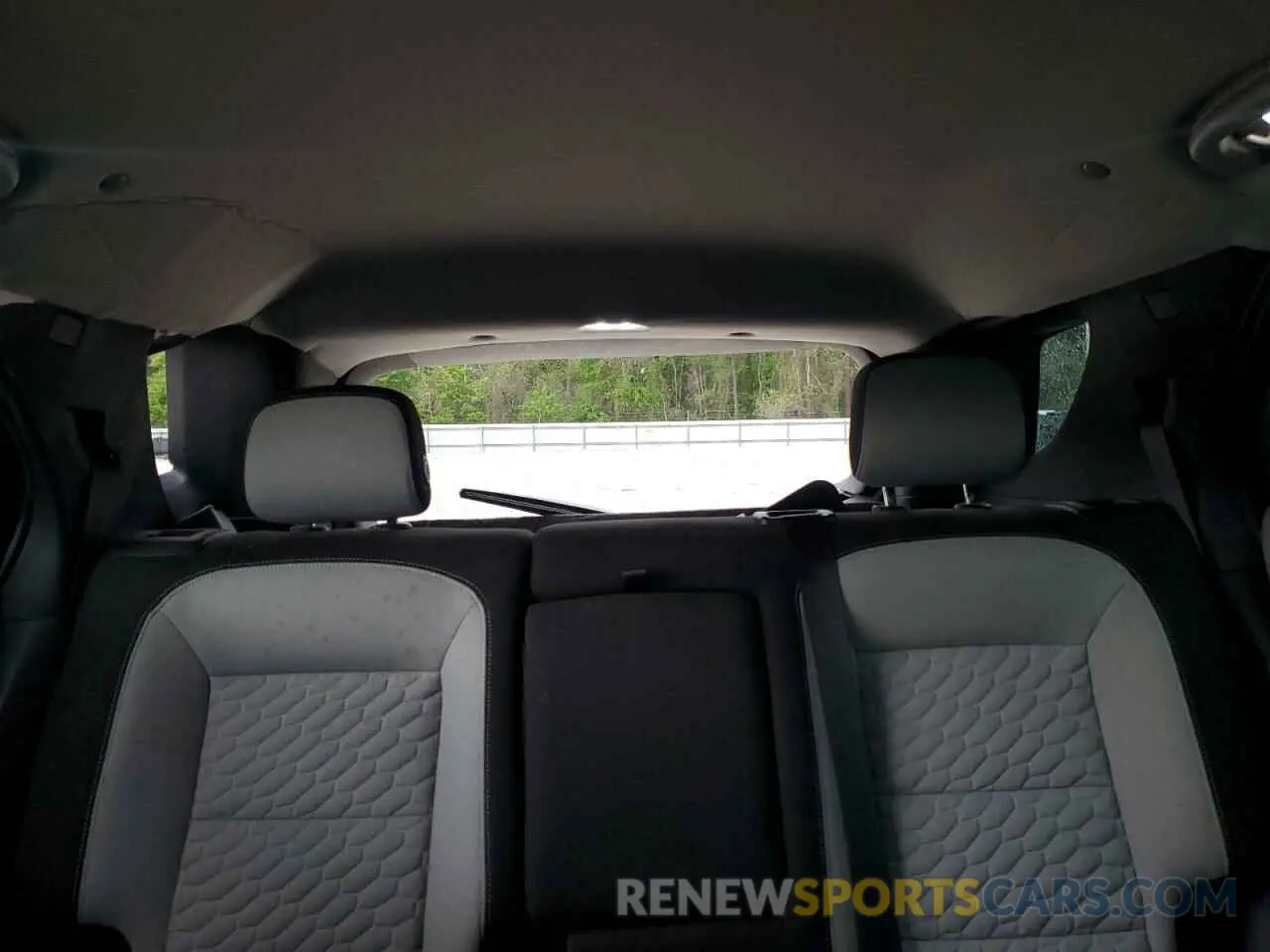 10 Фотография поврежденного автомобиля 3GNAXHEV8LS735056 CHEVROLET EQUINOX 2020