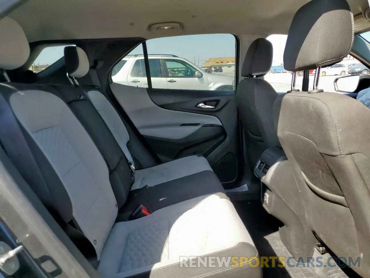 11 Photograph of a damaged car 3GNAXHEV9LS534556 CHEVROLET EQUINOX 2020