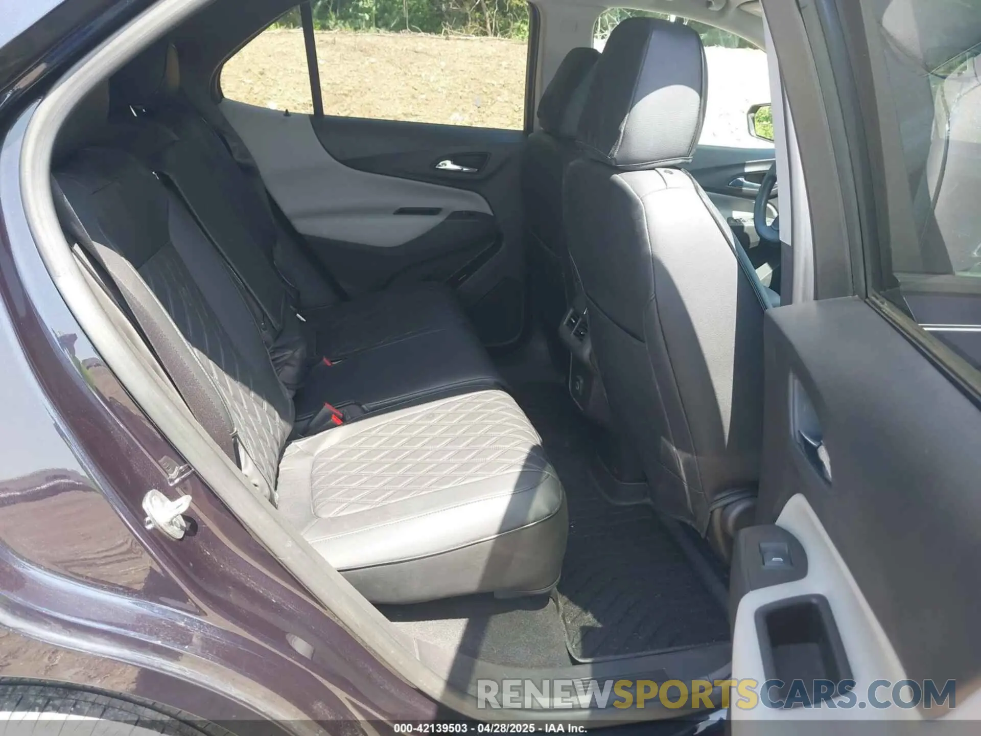8 Photograph of a damaged car 3GNAXHEV9LS568447 CHEVROLET EQUINOX 2020
