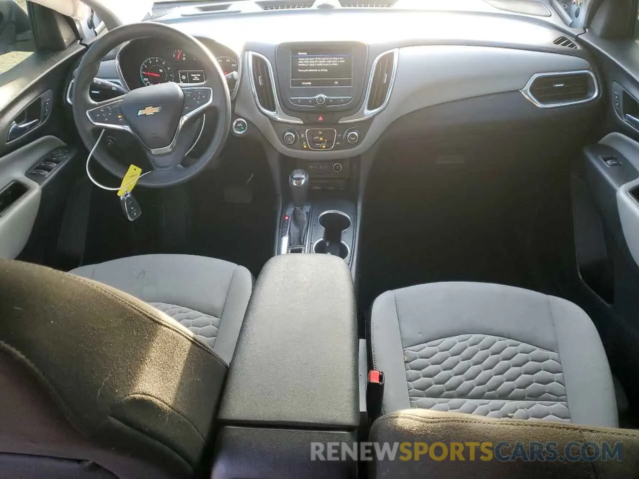 8 Photograph of a damaged car 3GNAXHEV9LS675613 CHEVROLET EQUINOX 2020