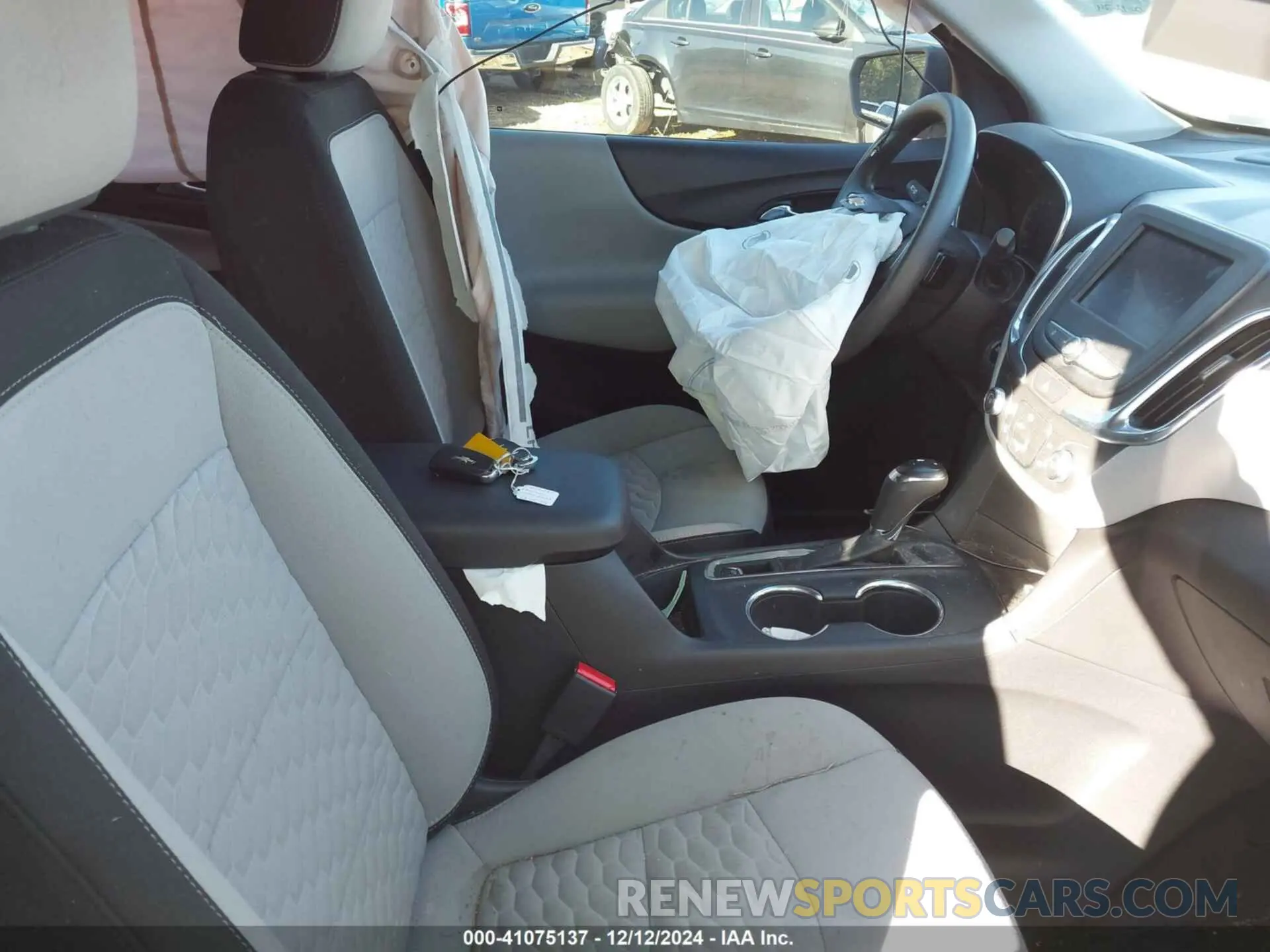 5 Фотография поврежденного автомобиля 3GNAXHEV9LS677829 CHEVROLET EQUINOX 2020