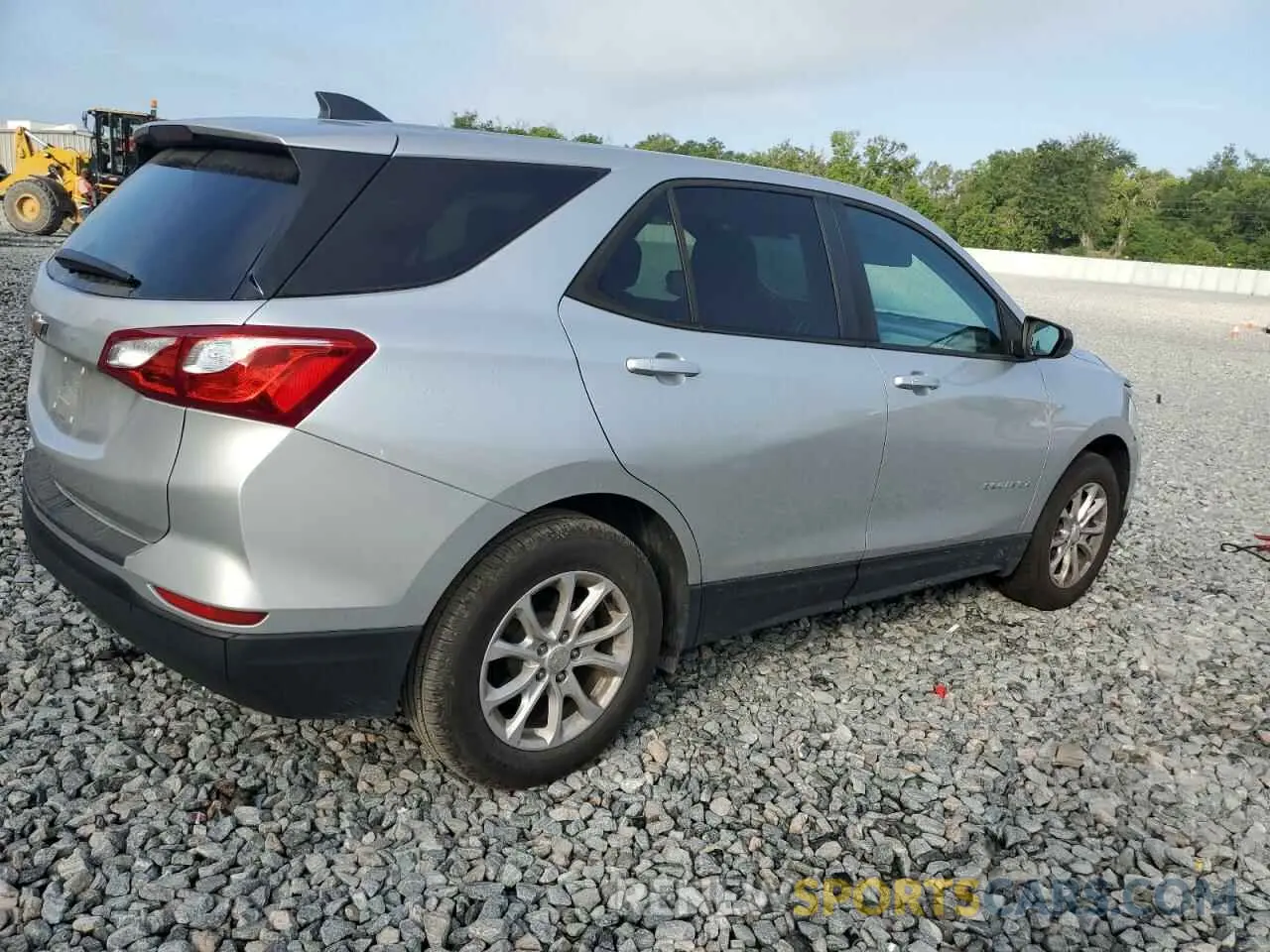 3 Photograph of a damaged car 3GNAXHEV9LS703314 CHEVROLET EQUINOX 2020
